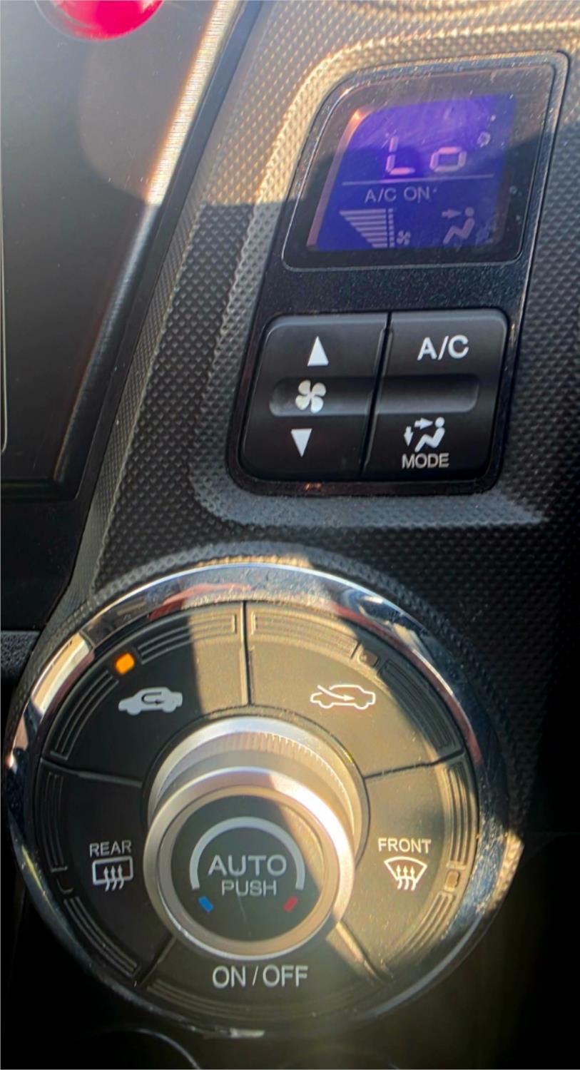 
								2012 Honda Insight VTi-L full									