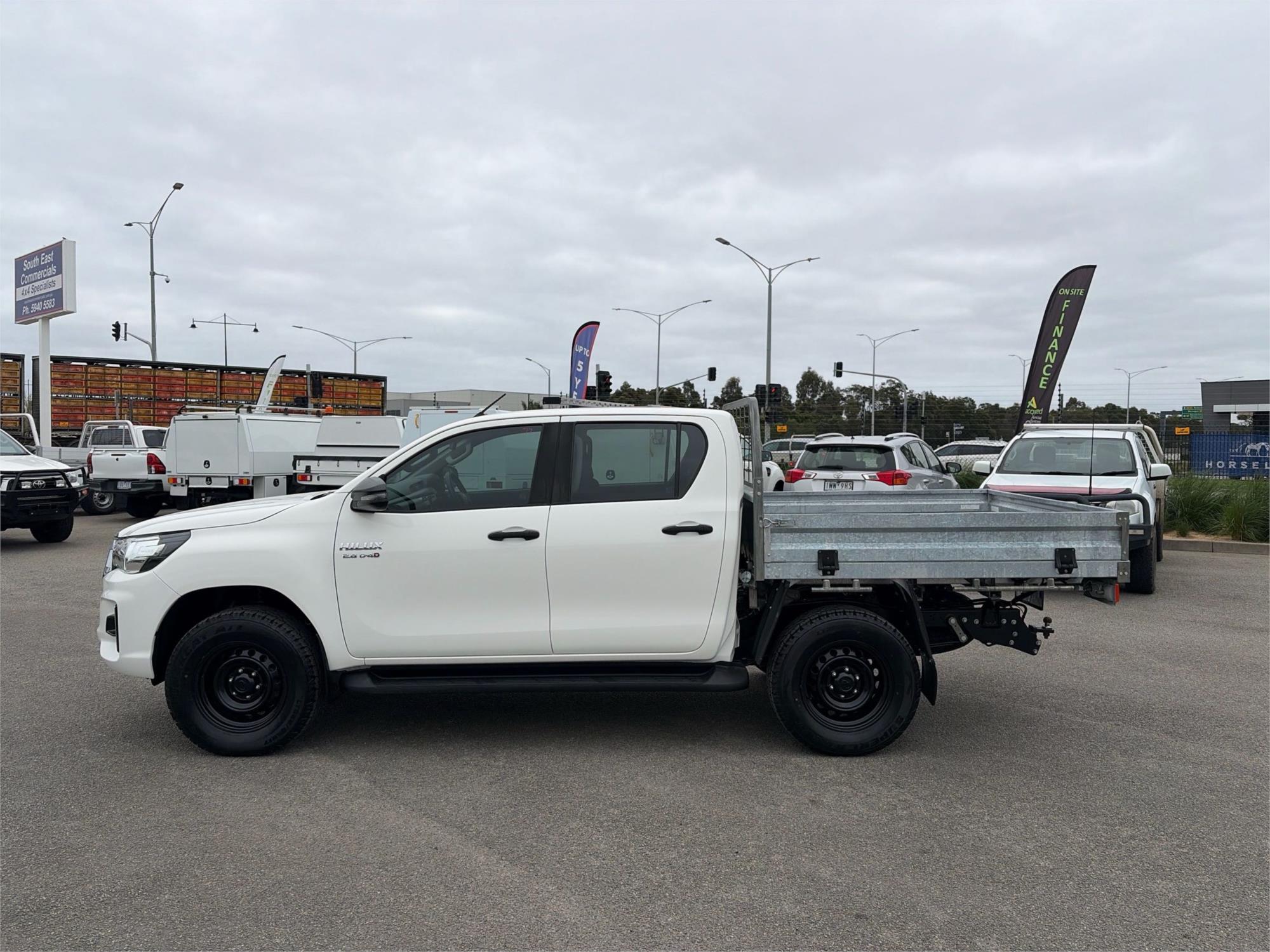 
								2019 Toyota Hilux SR full									