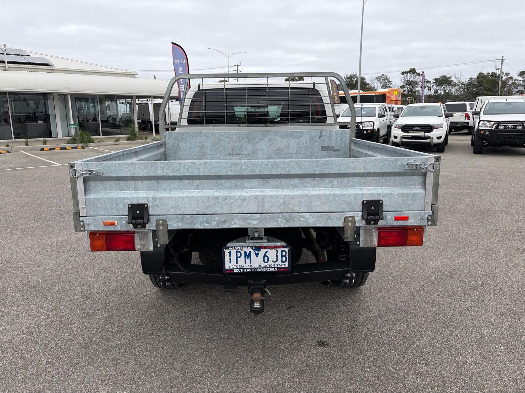 
								2019 Toyota Hilux SR full									