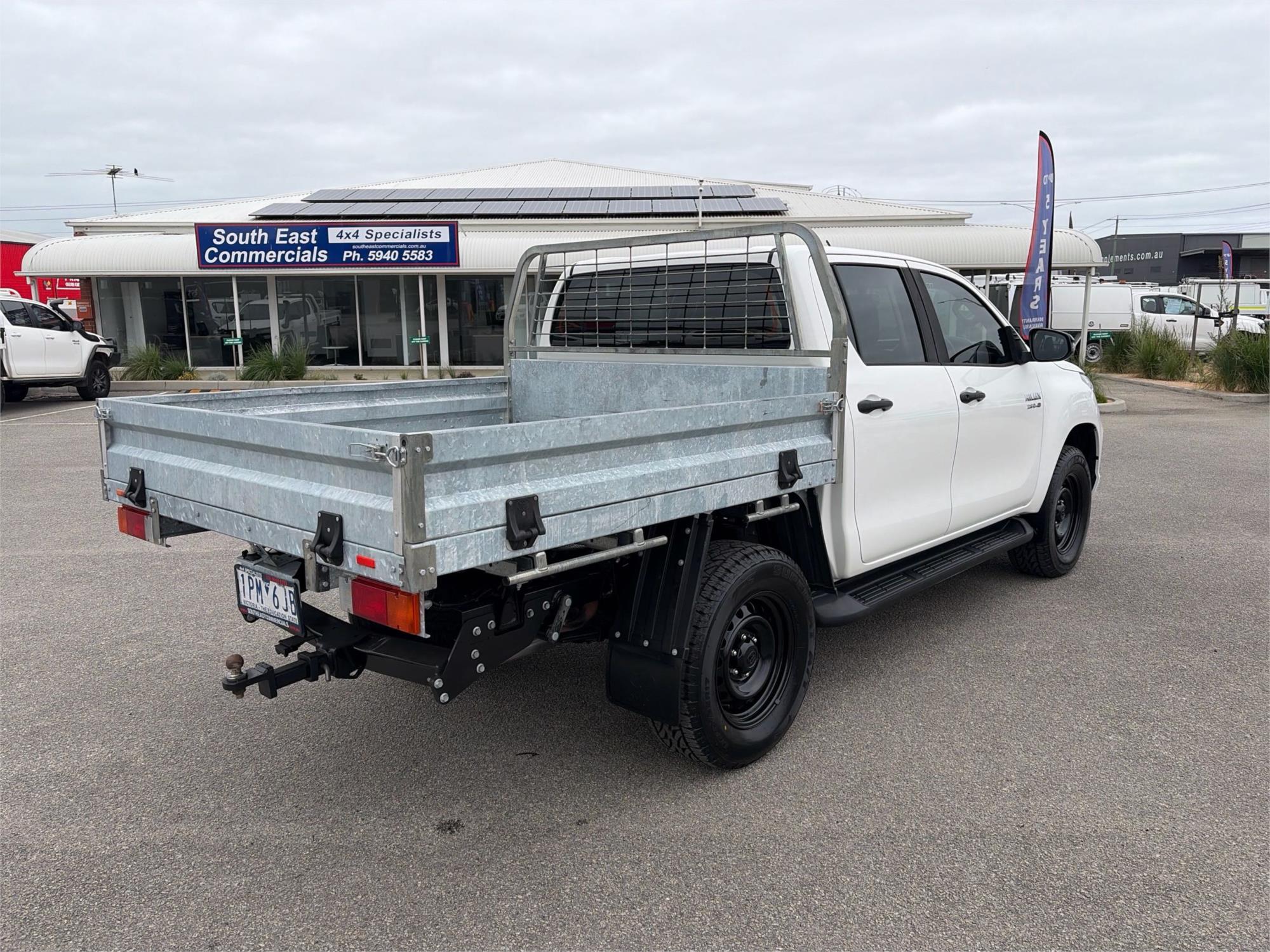 
								2019 Toyota Hilux SR full									
