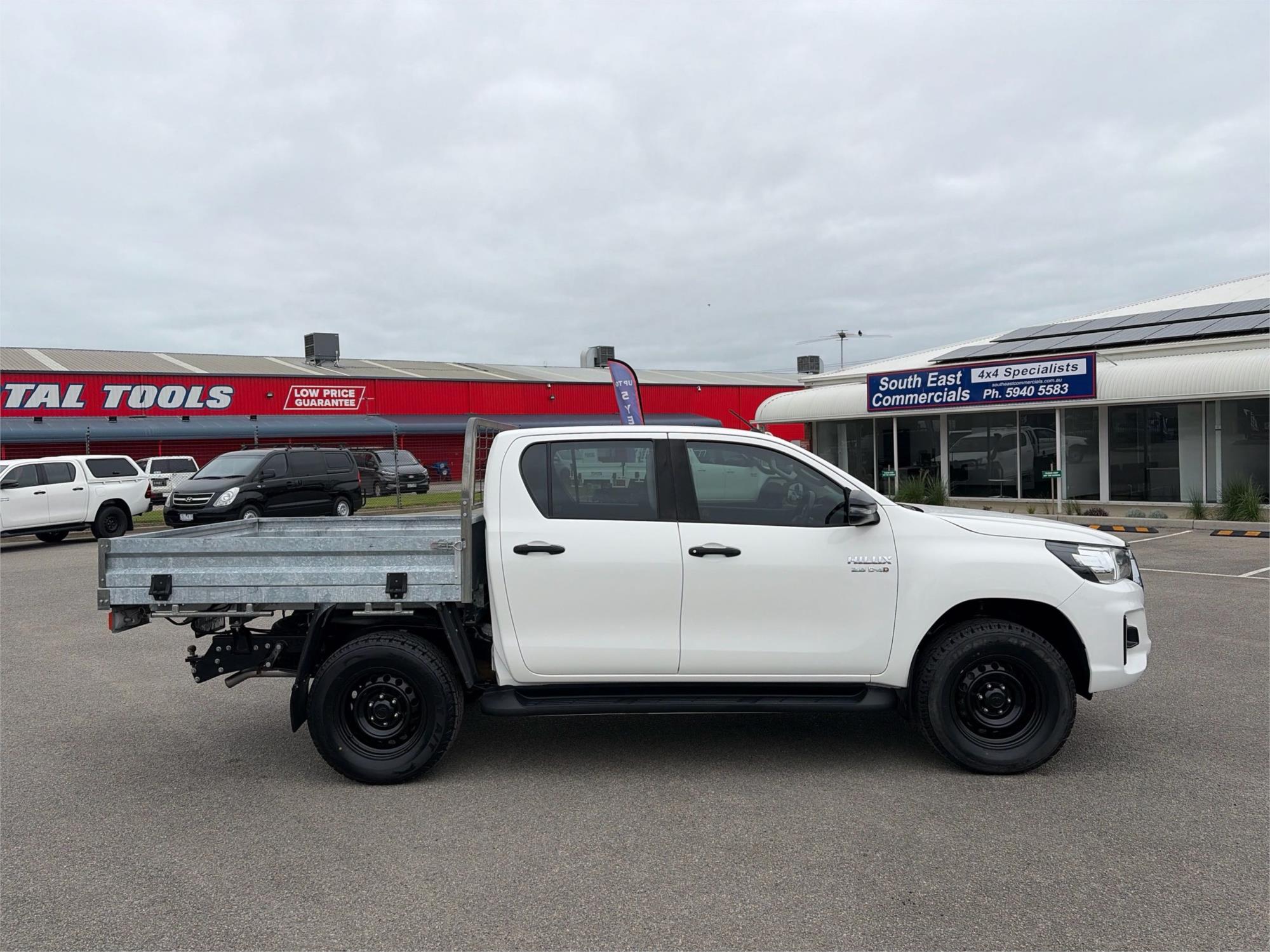 
								2019 Toyota Hilux SR full									