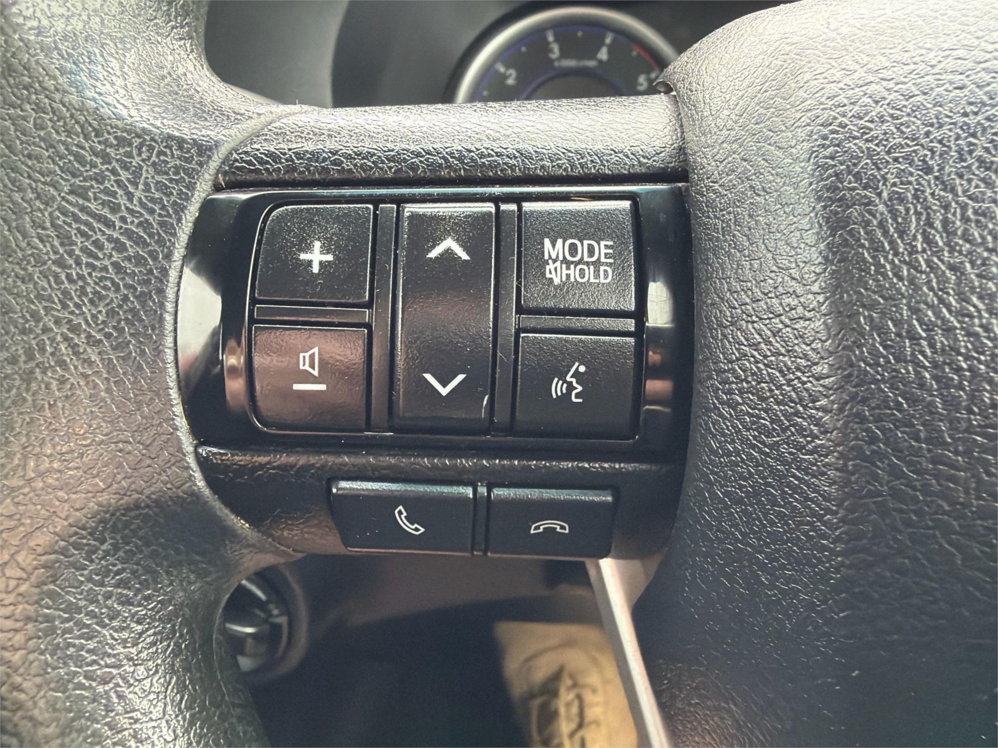 
								2019 Toyota Hilux SR full									