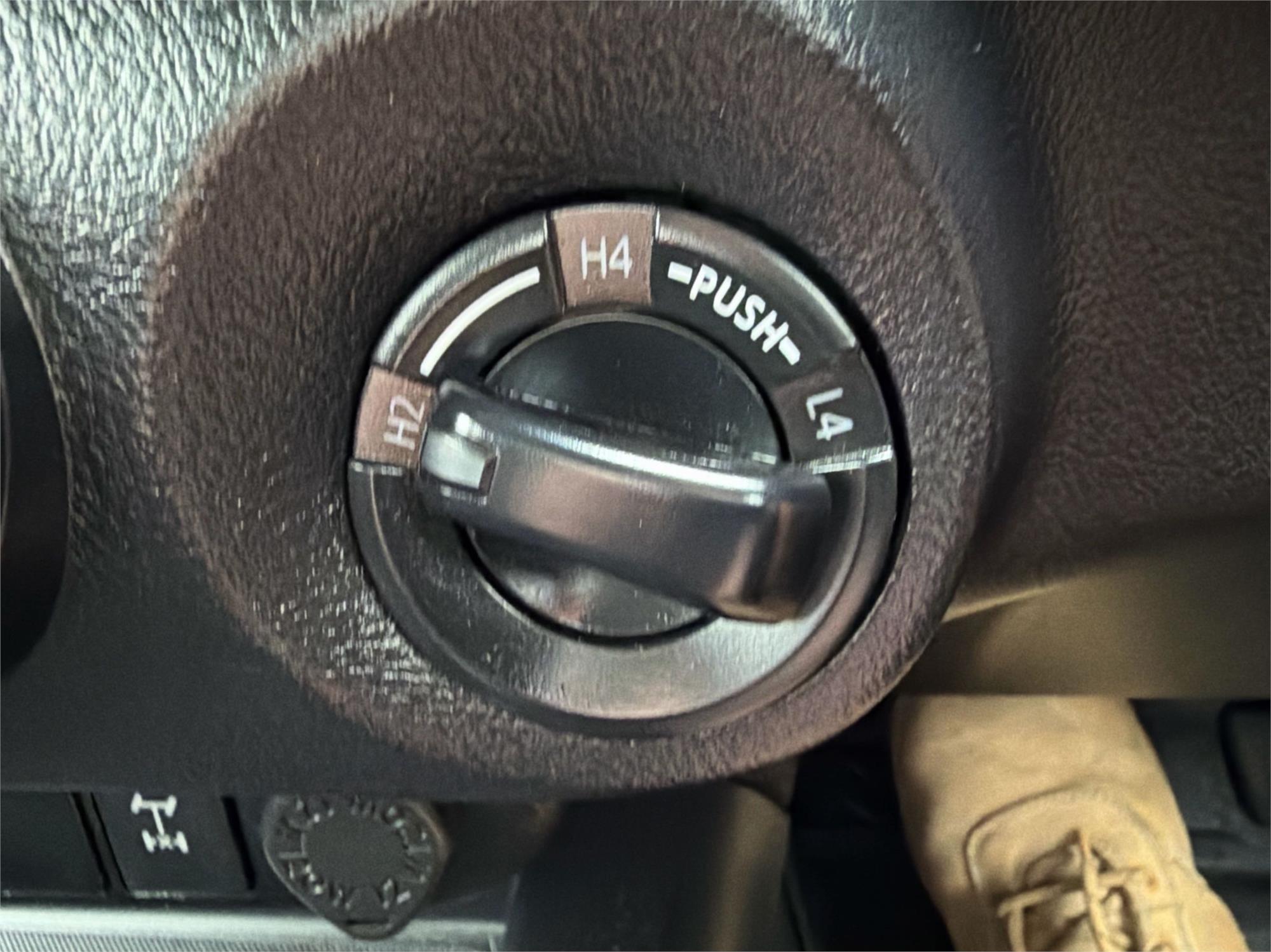 
								2019 Toyota Hilux SR full									