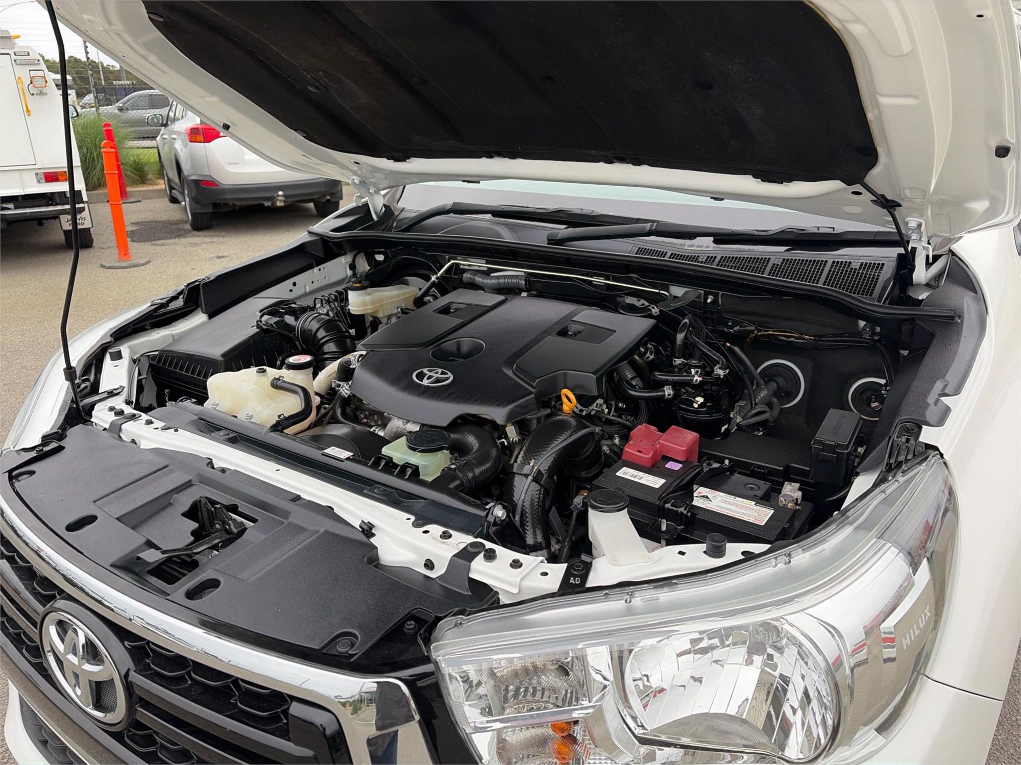 
								2019 Toyota Hilux SR full									