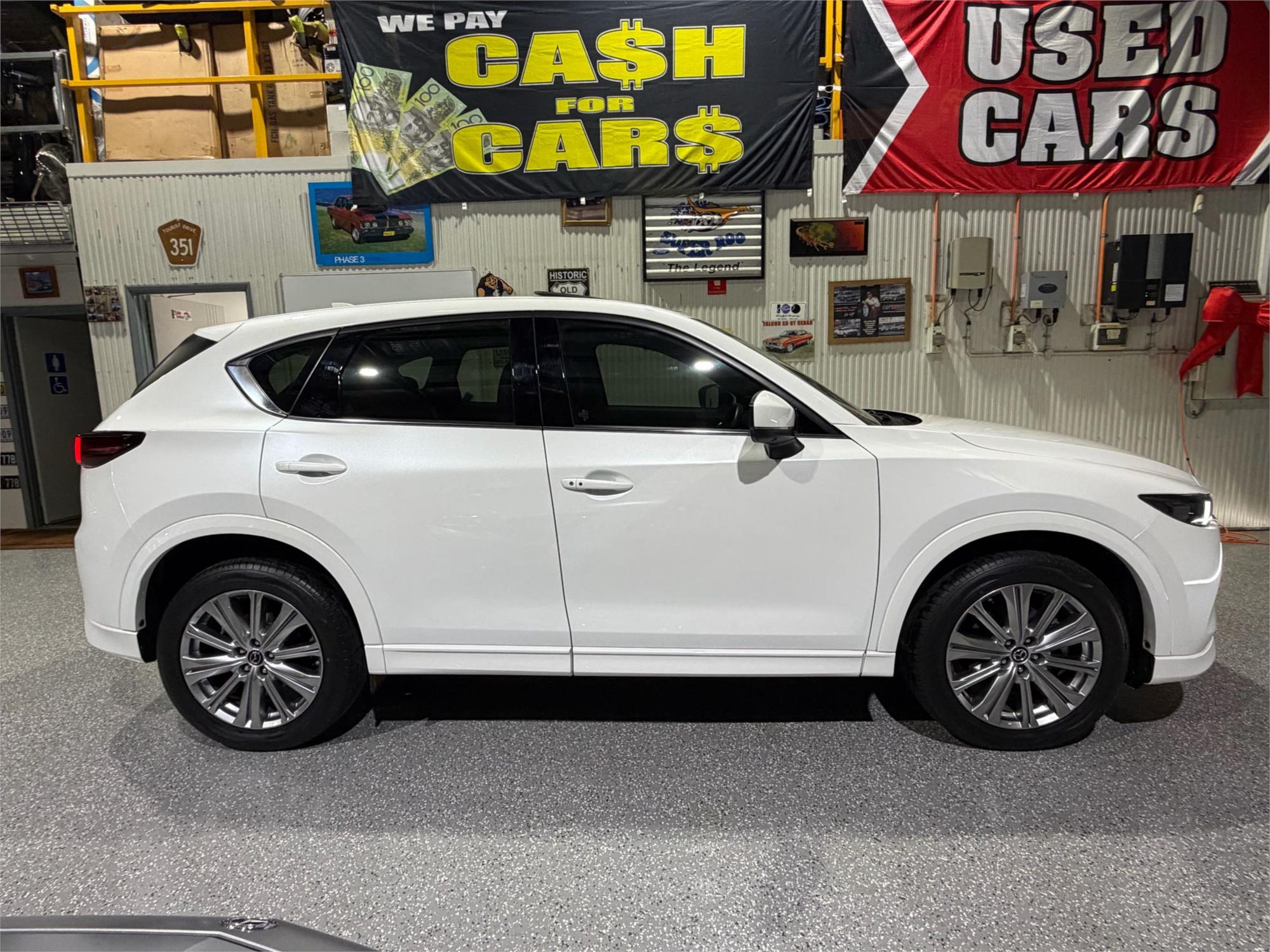 
								2022 Mazda CX-5 Akera full									
