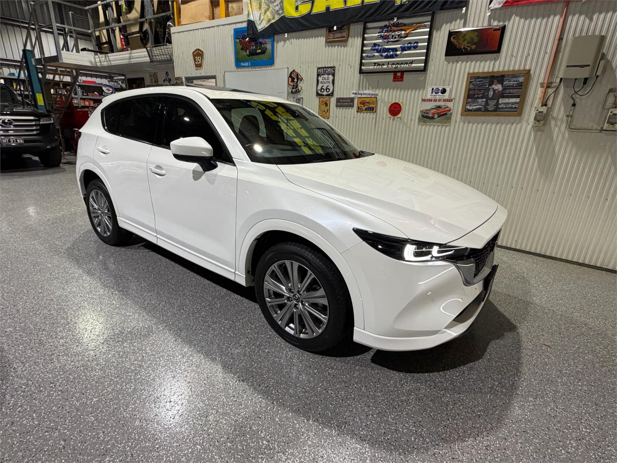
								2022 Mazda CX-5 Akera full									