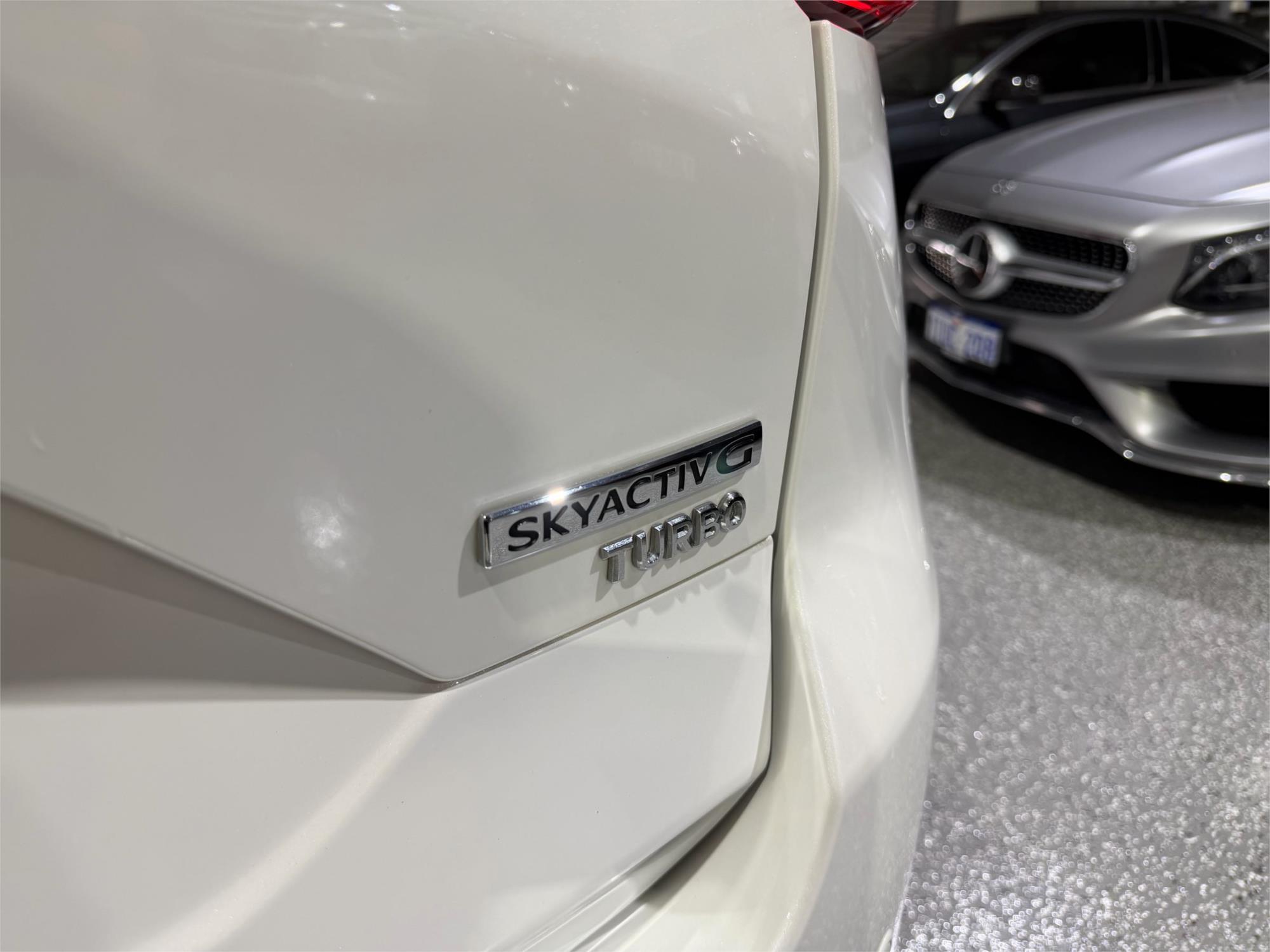 
								2022 Mazda CX-5 Akera full									