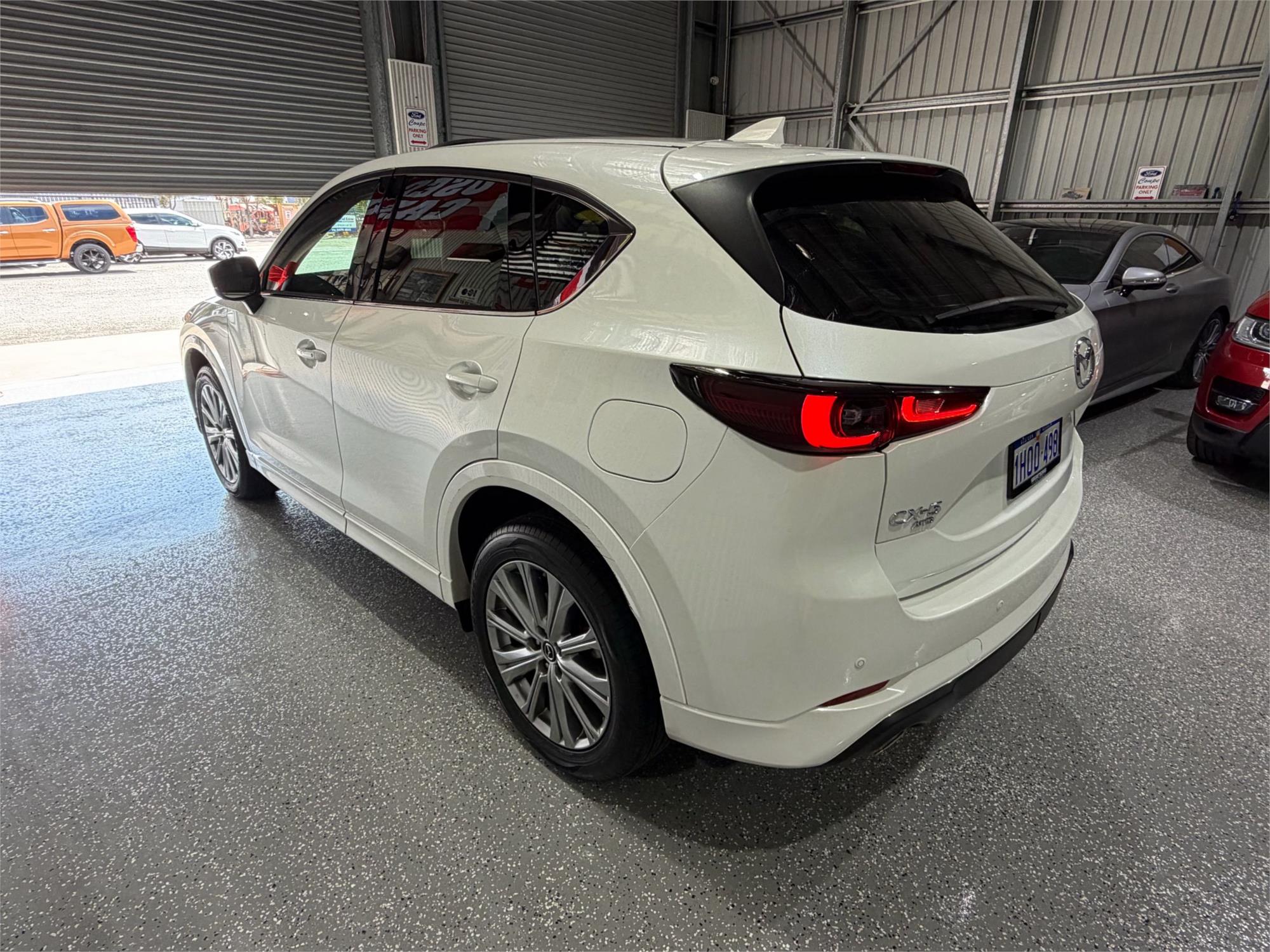 
								2022 Mazda CX-5 Akera full									