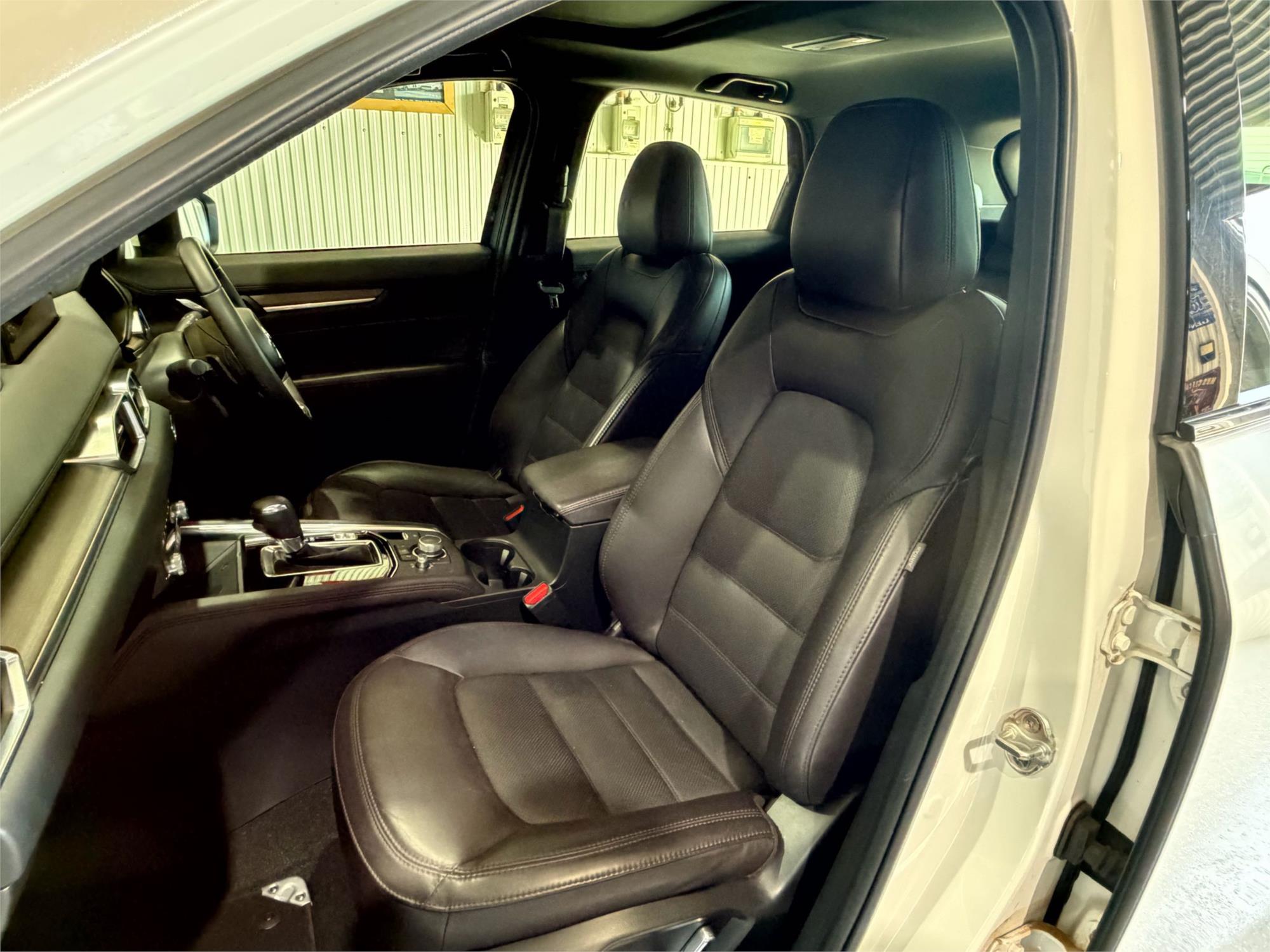 
								2022 Mazda CX-5 Akera full									