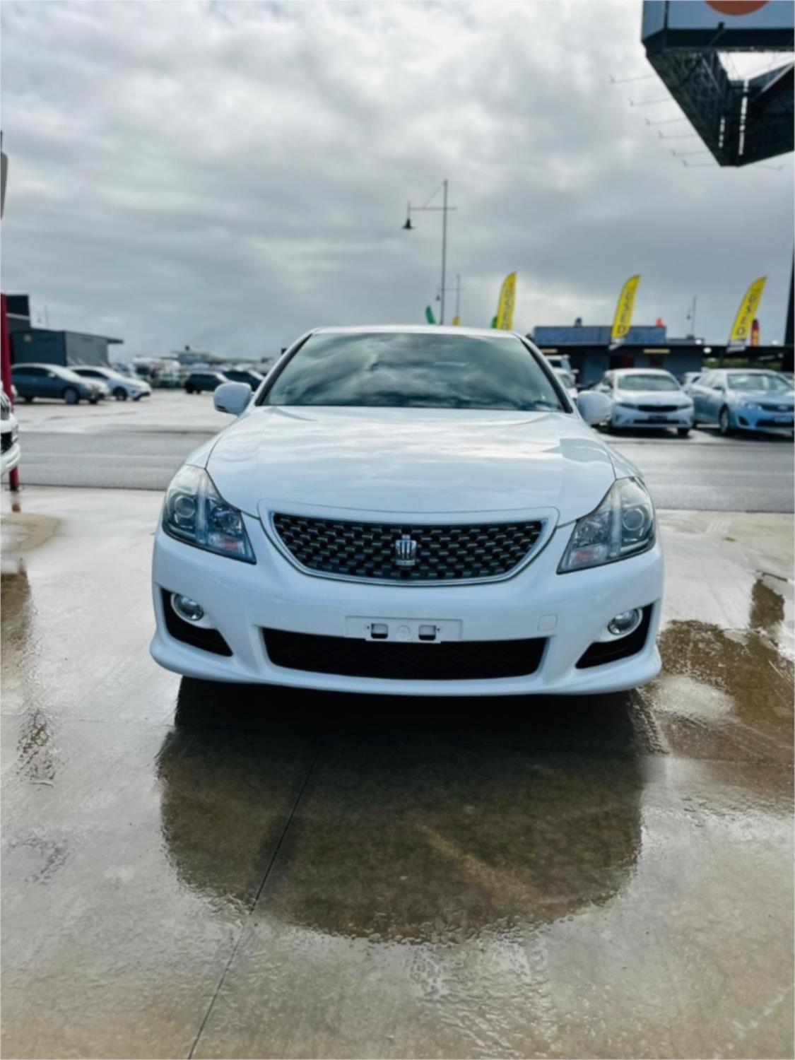
								2009 TOYOTA CROWN full									