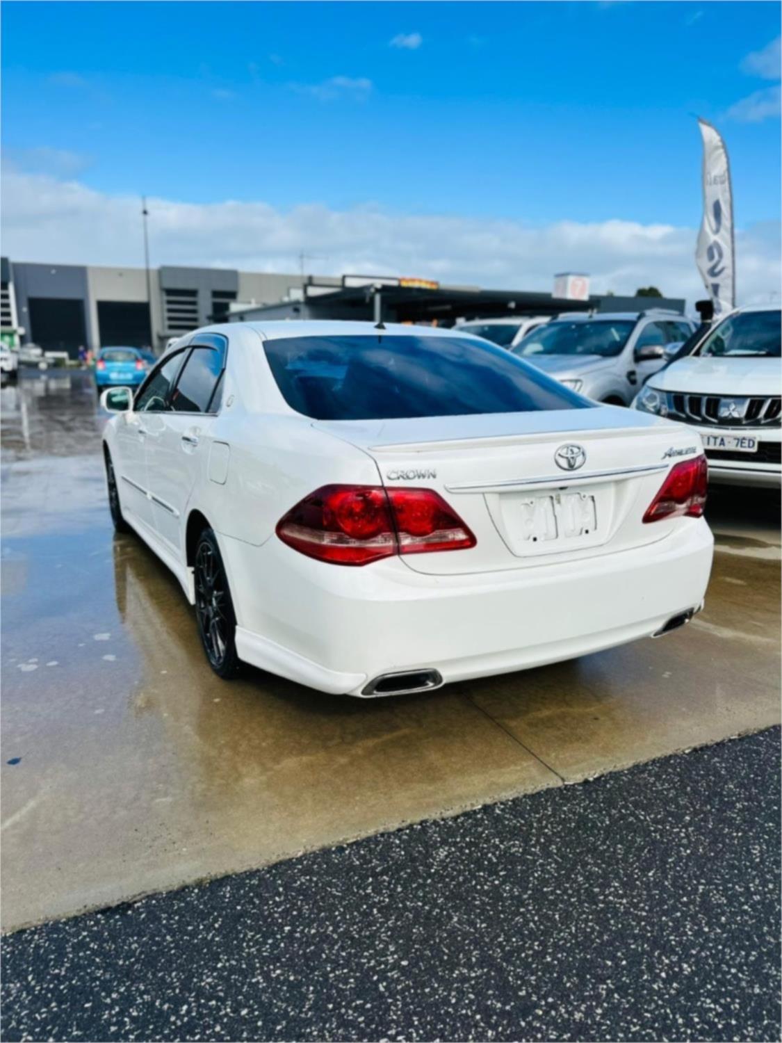 
								2009 TOYOTA CROWN full									