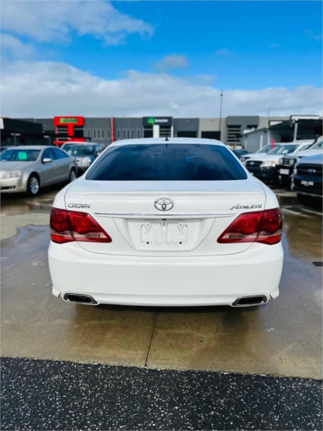 
								2009 TOYOTA CROWN full									