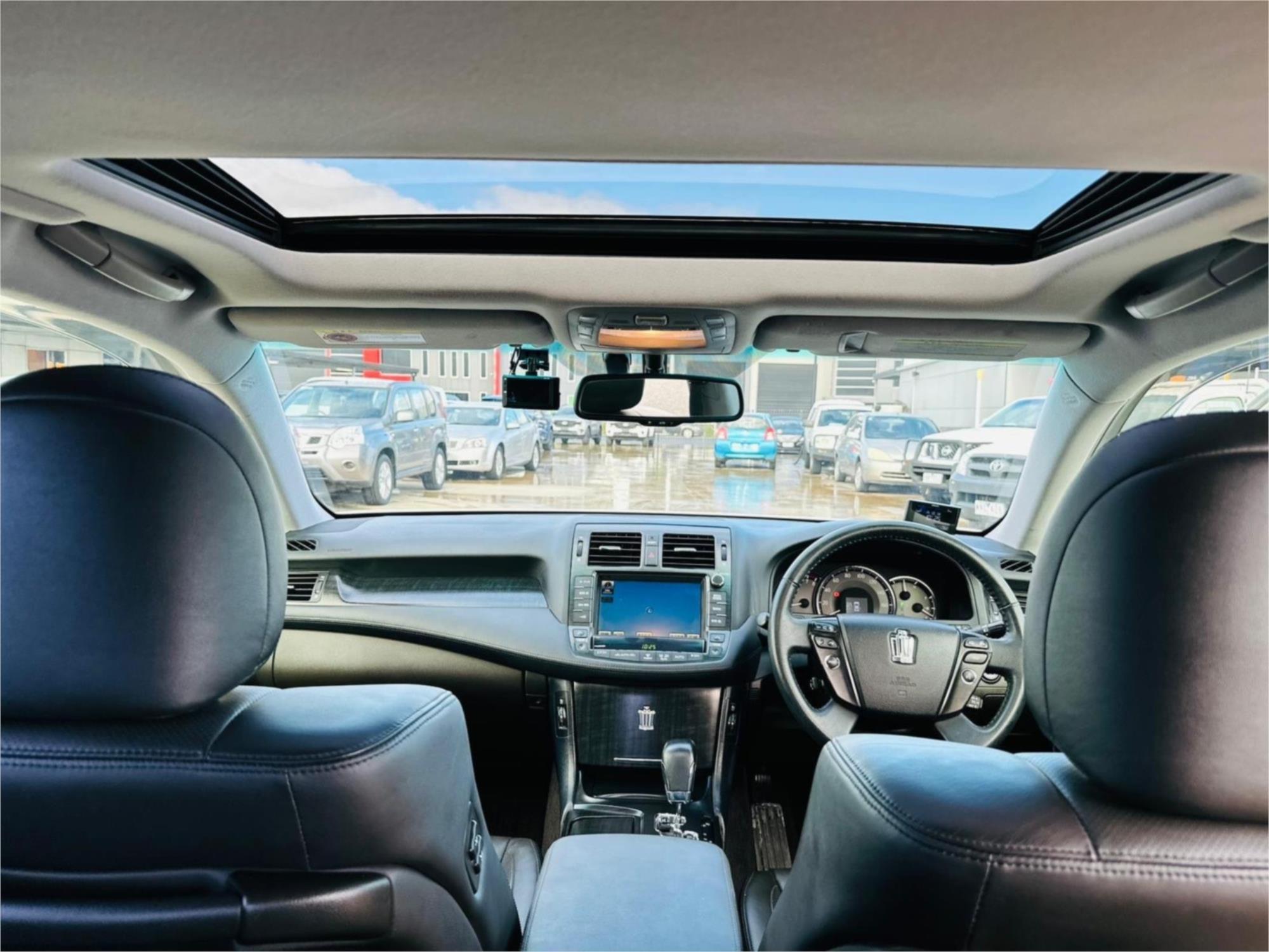 
								2009 TOYOTA CROWN full									