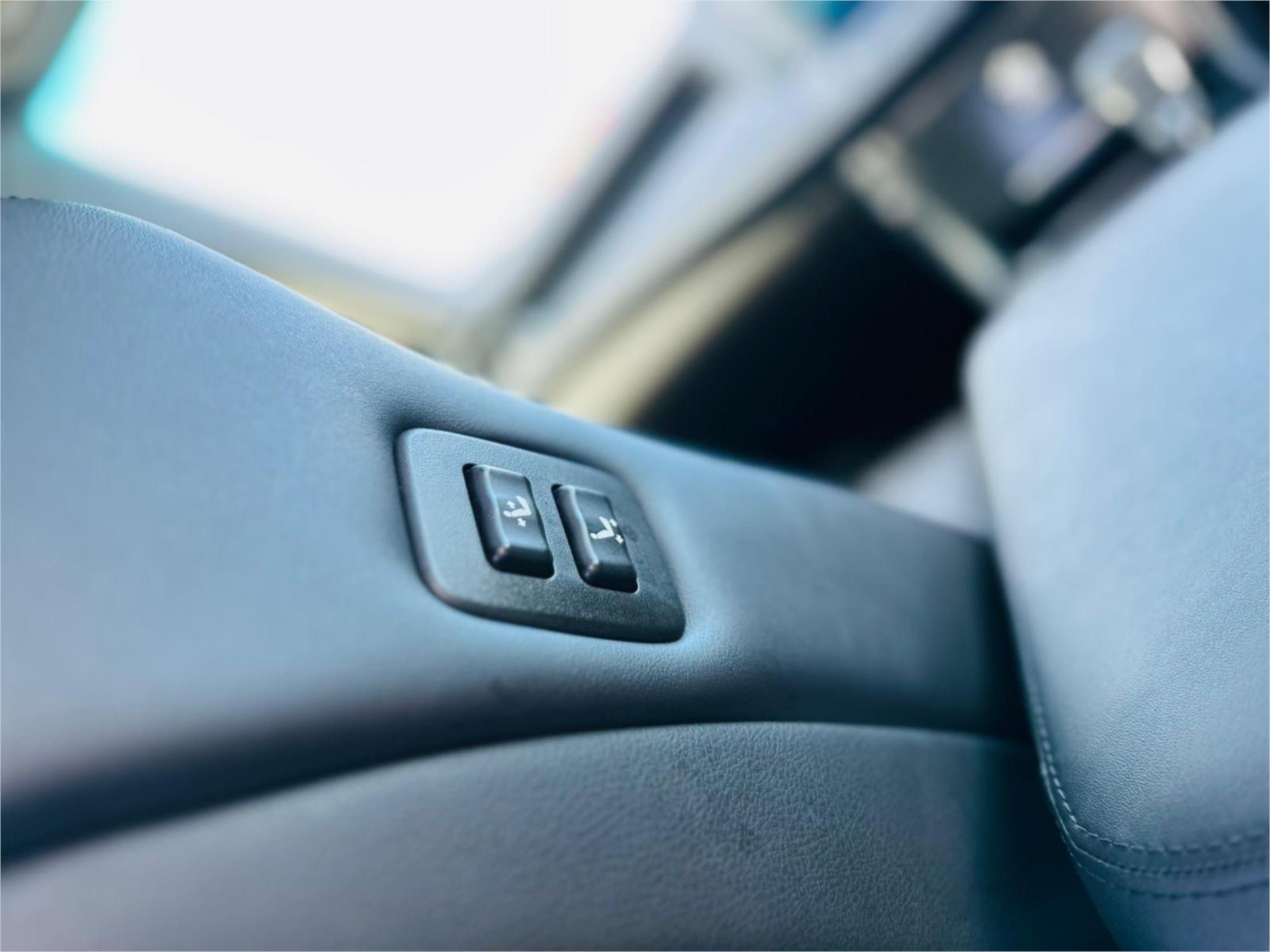
								2009 TOYOTA CROWN full									