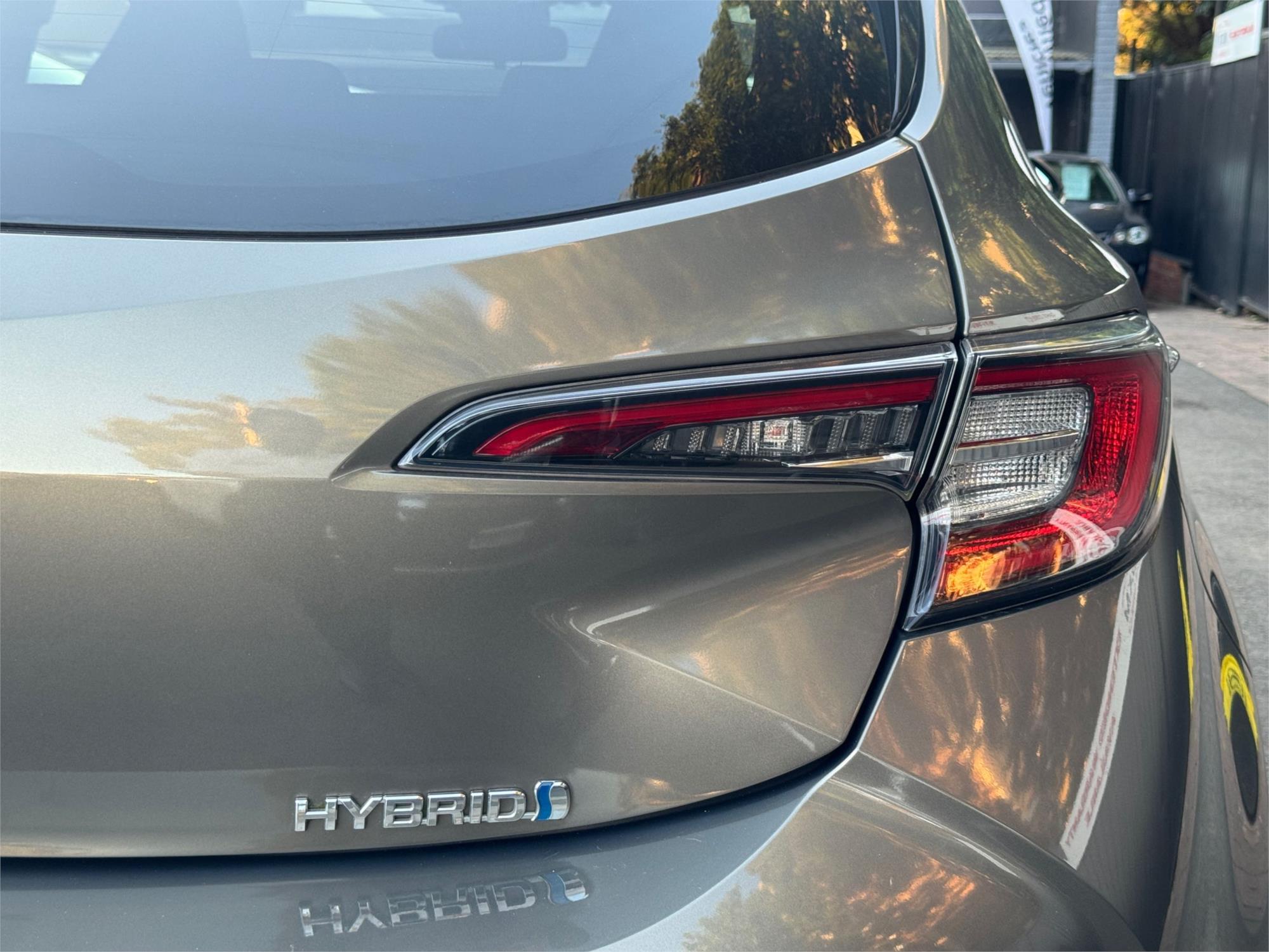 
								2019 Toyota Corolla SX Hybrid full									