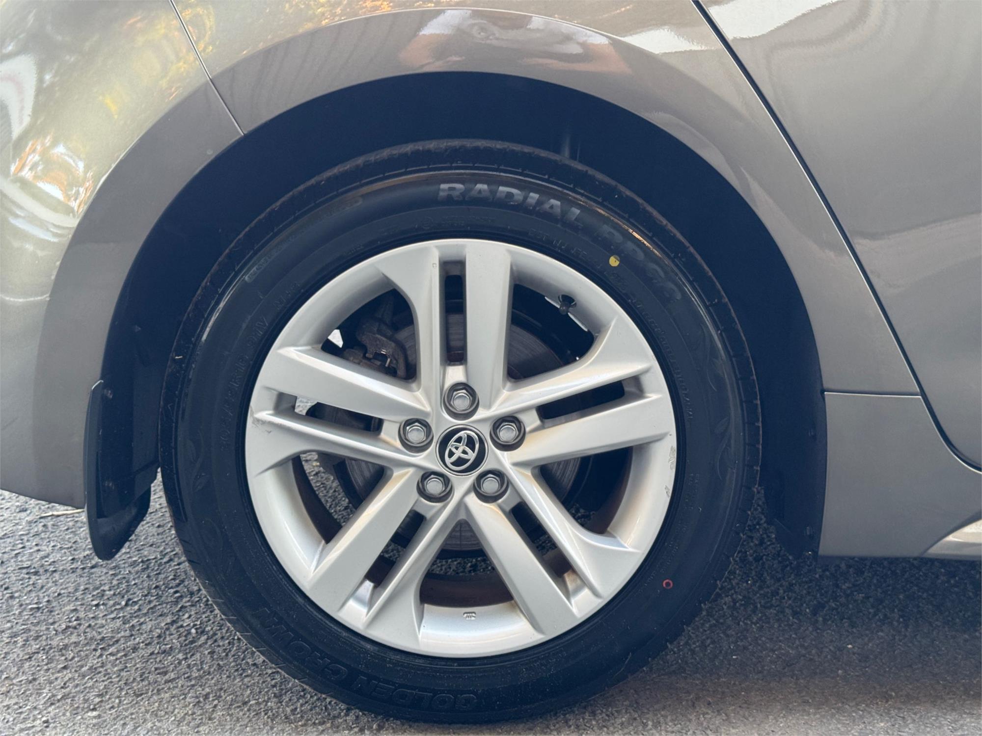 
								2019 Toyota Corolla SX Hybrid full									