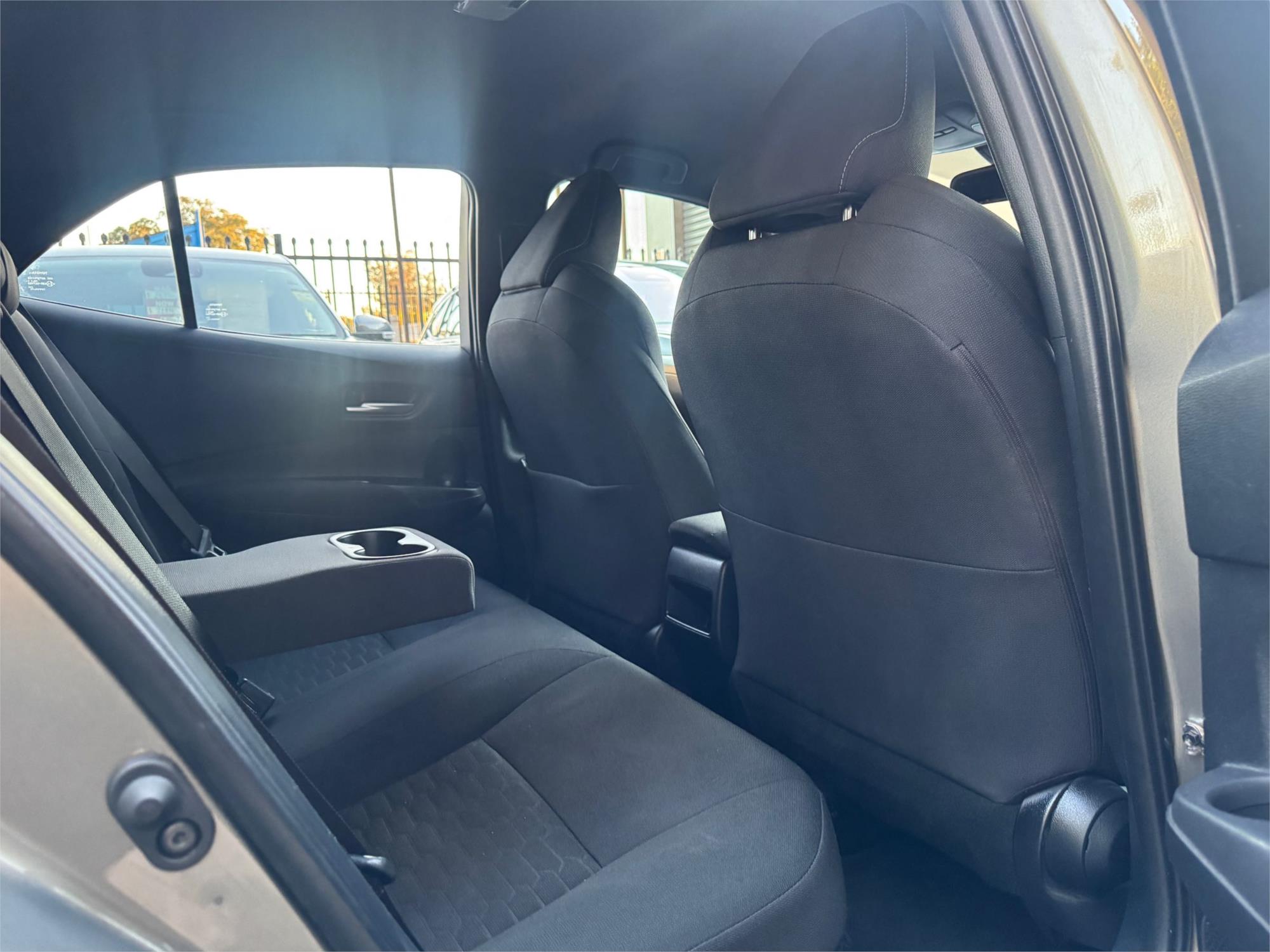 
								2019 Toyota Corolla SX Hybrid full									