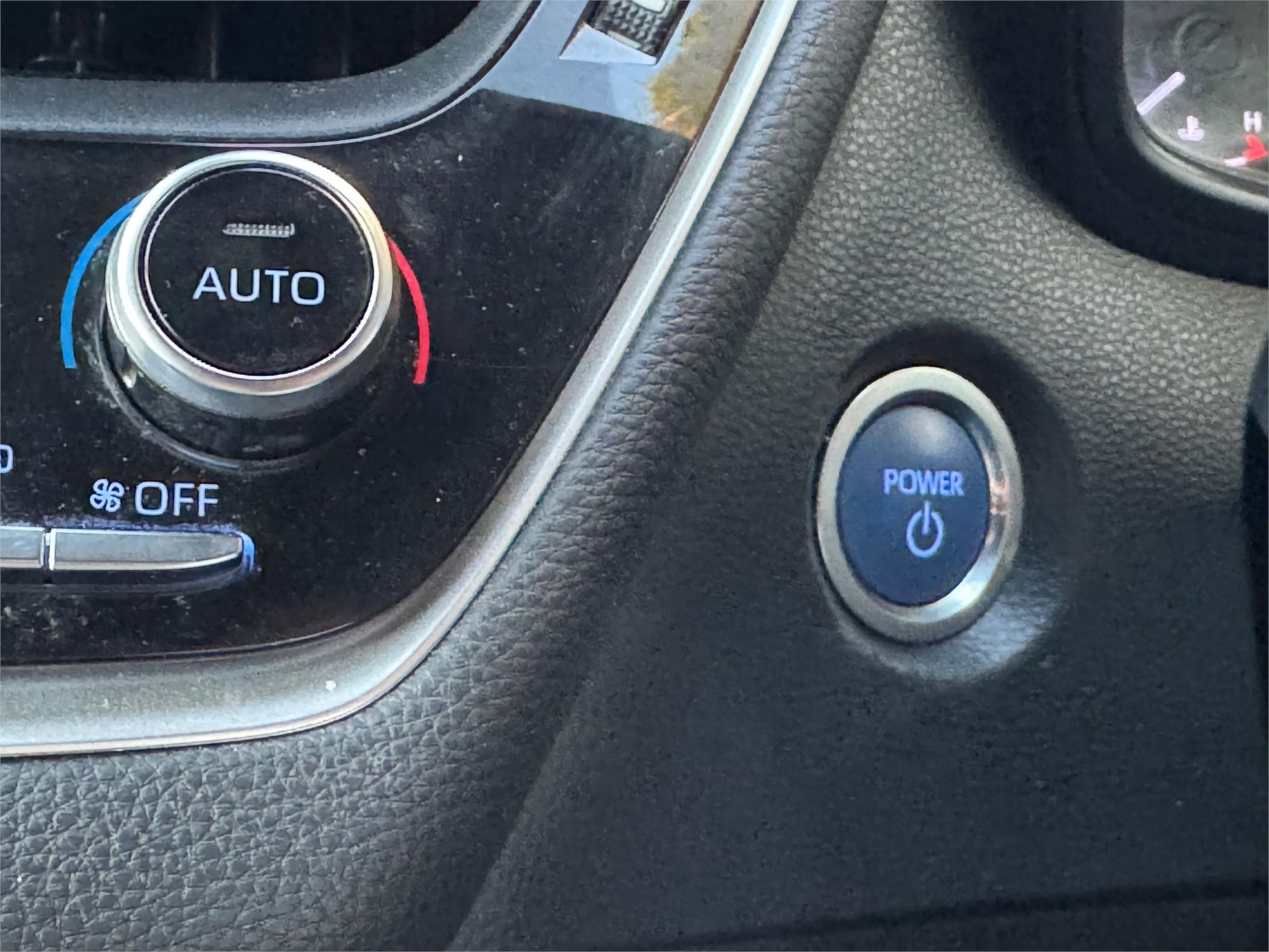 
								2019 Toyota Corolla SX Hybrid full									