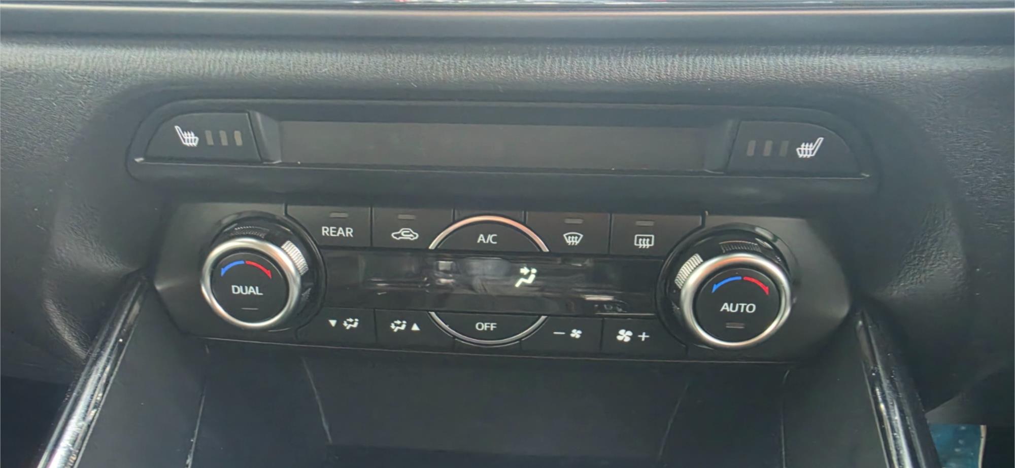 
								2016 Mazda CX-9 Touring full									