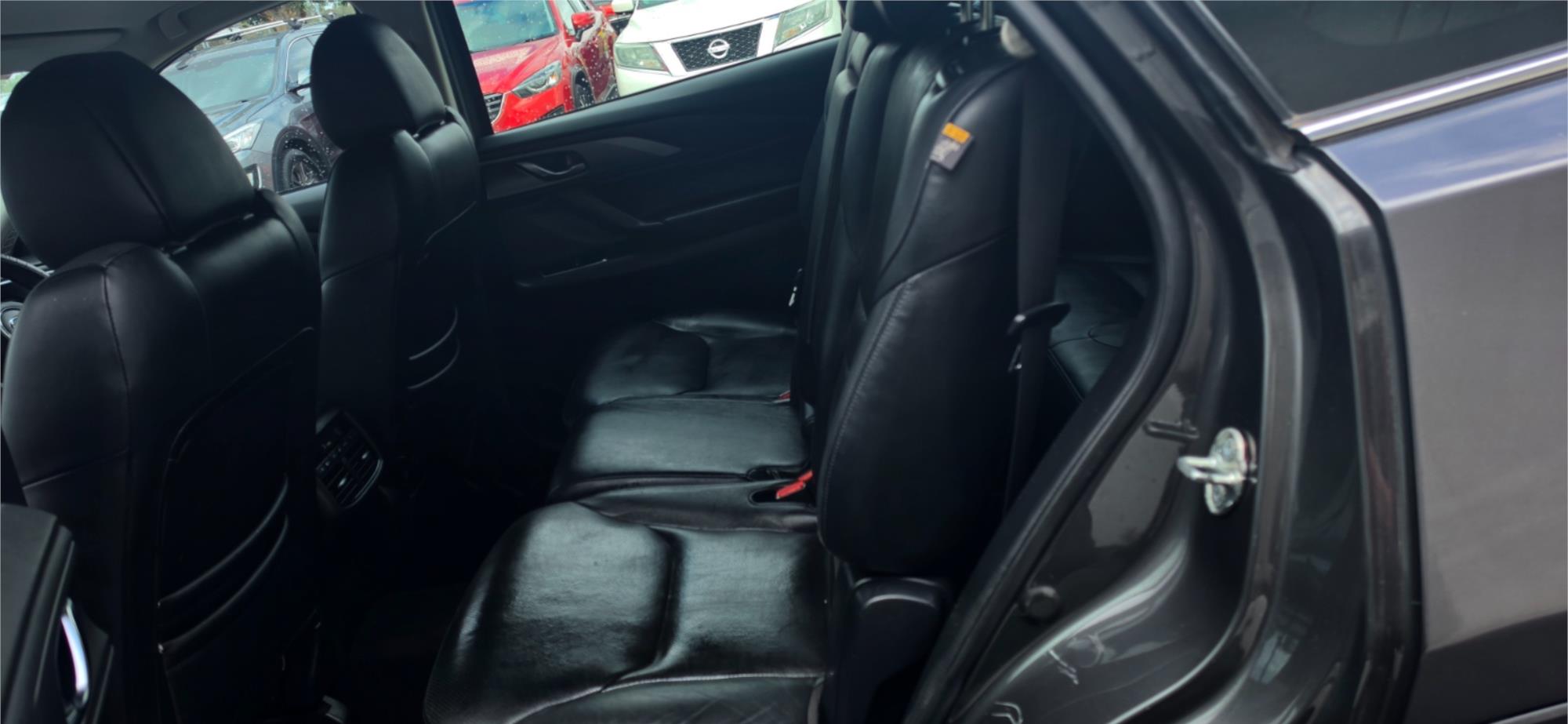 
								2016 Mazda CX-9 Touring full									