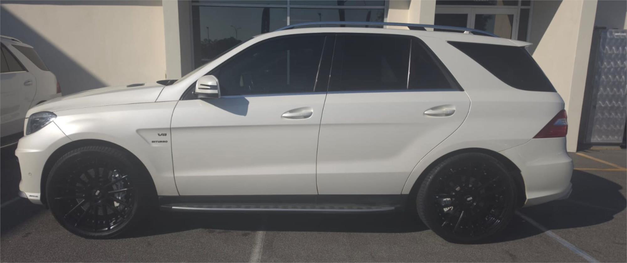 
								2012 Mercedes-Benz M-Class ML63 AMG full									