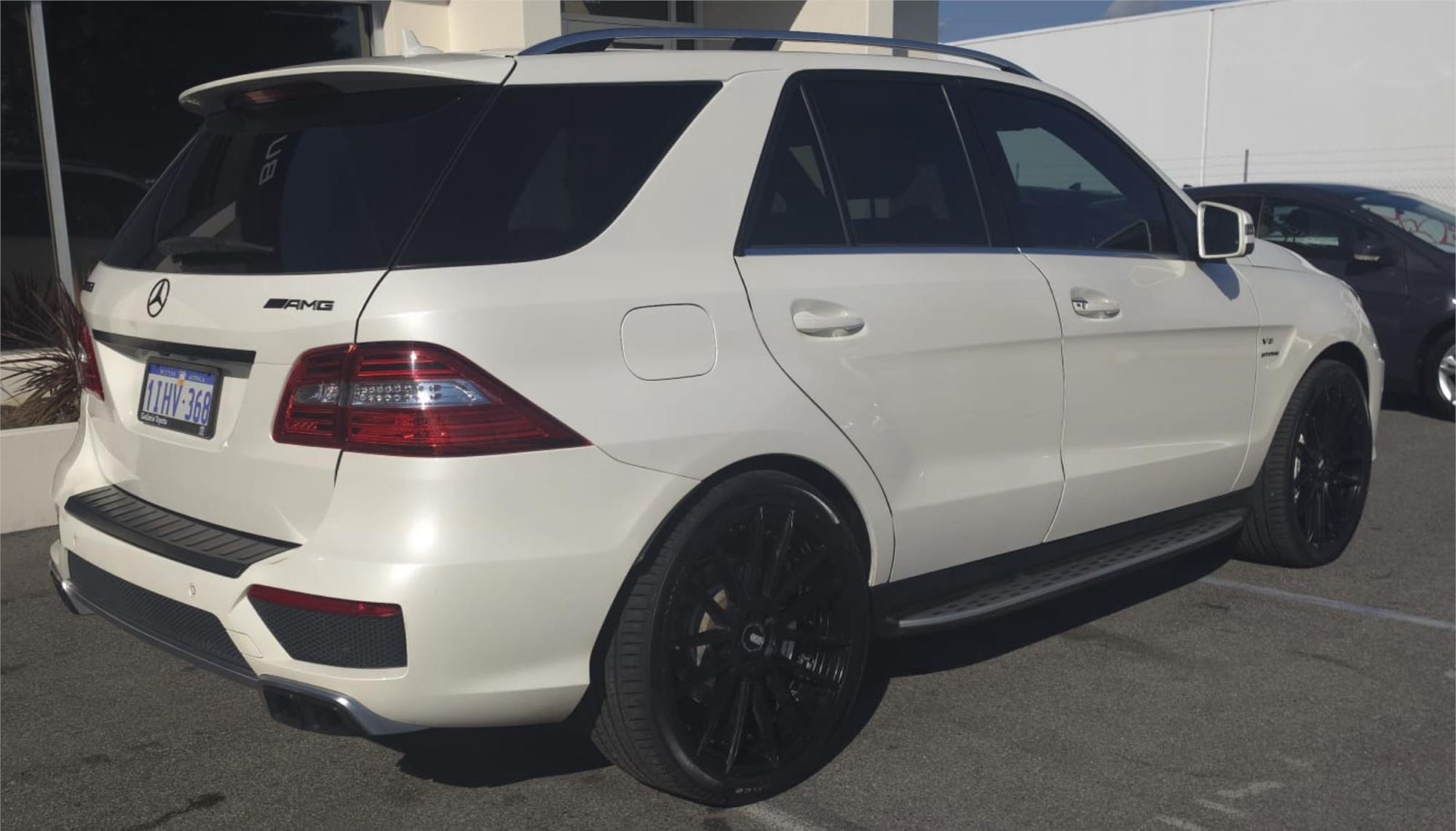 
								2012 Mercedes-Benz M-Class ML63 AMG full									