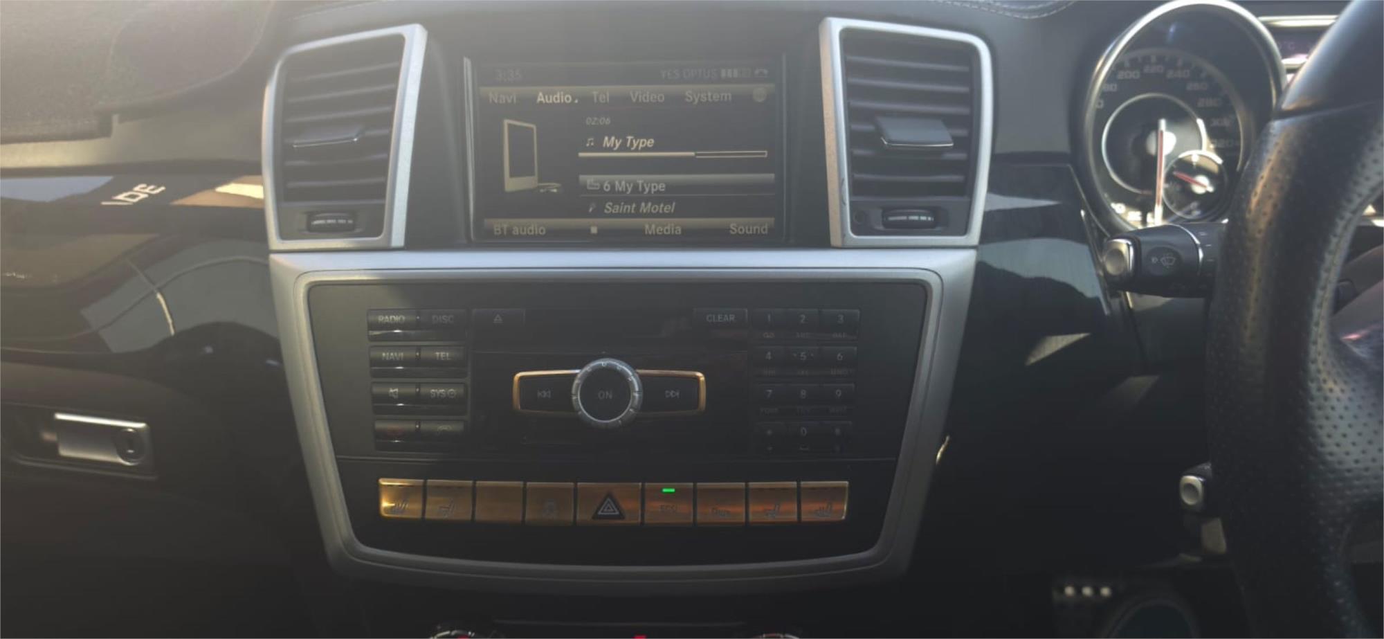 
								2012 Mercedes-Benz M-Class ML63 AMG full									