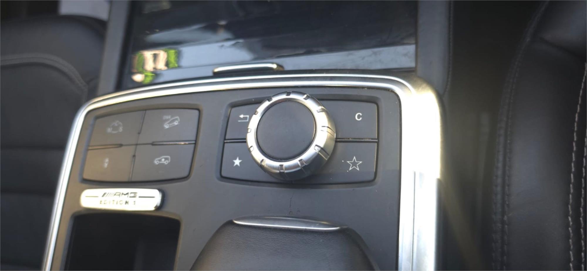 
								2012 Mercedes-Benz M-Class ML63 AMG full									
