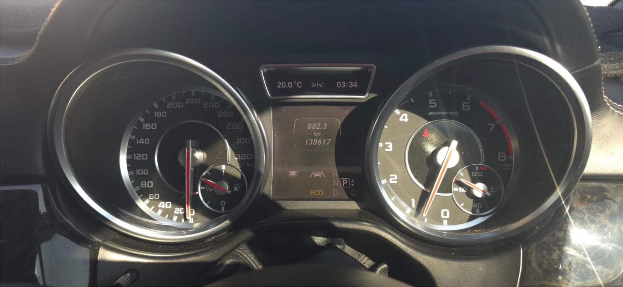 
								2012 Mercedes-Benz M-Class ML63 AMG full									