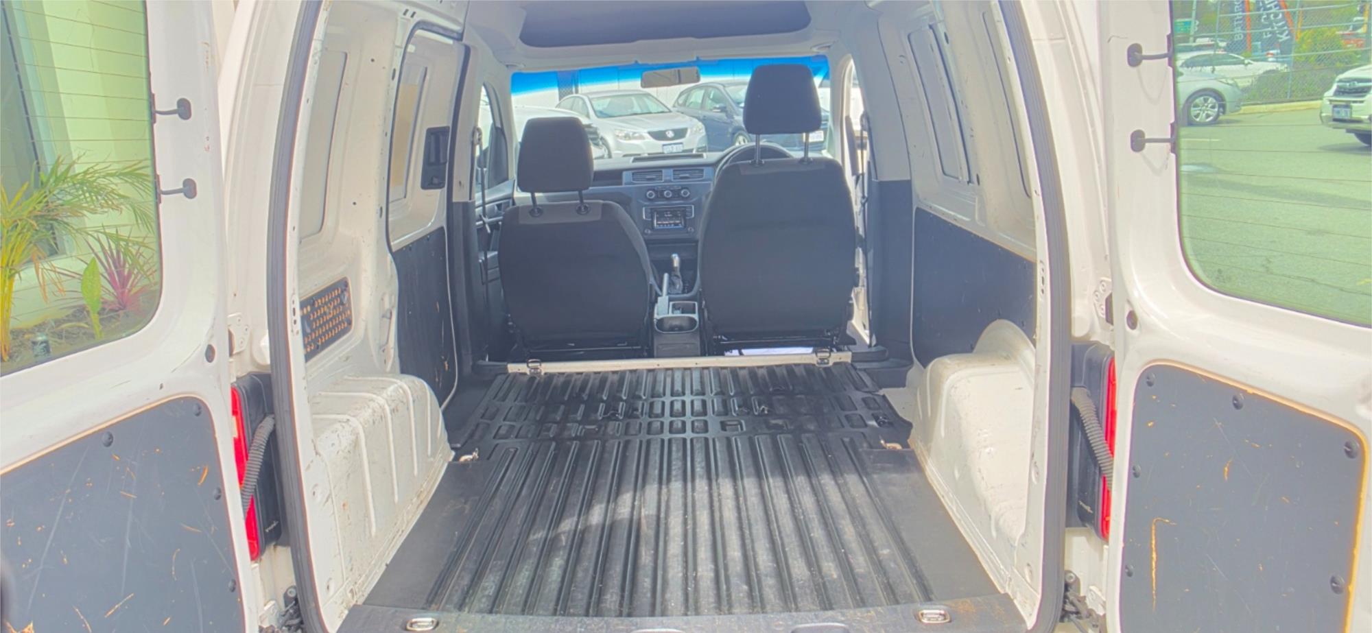 
								2020 Volkswagen Caddy TSI220 full									