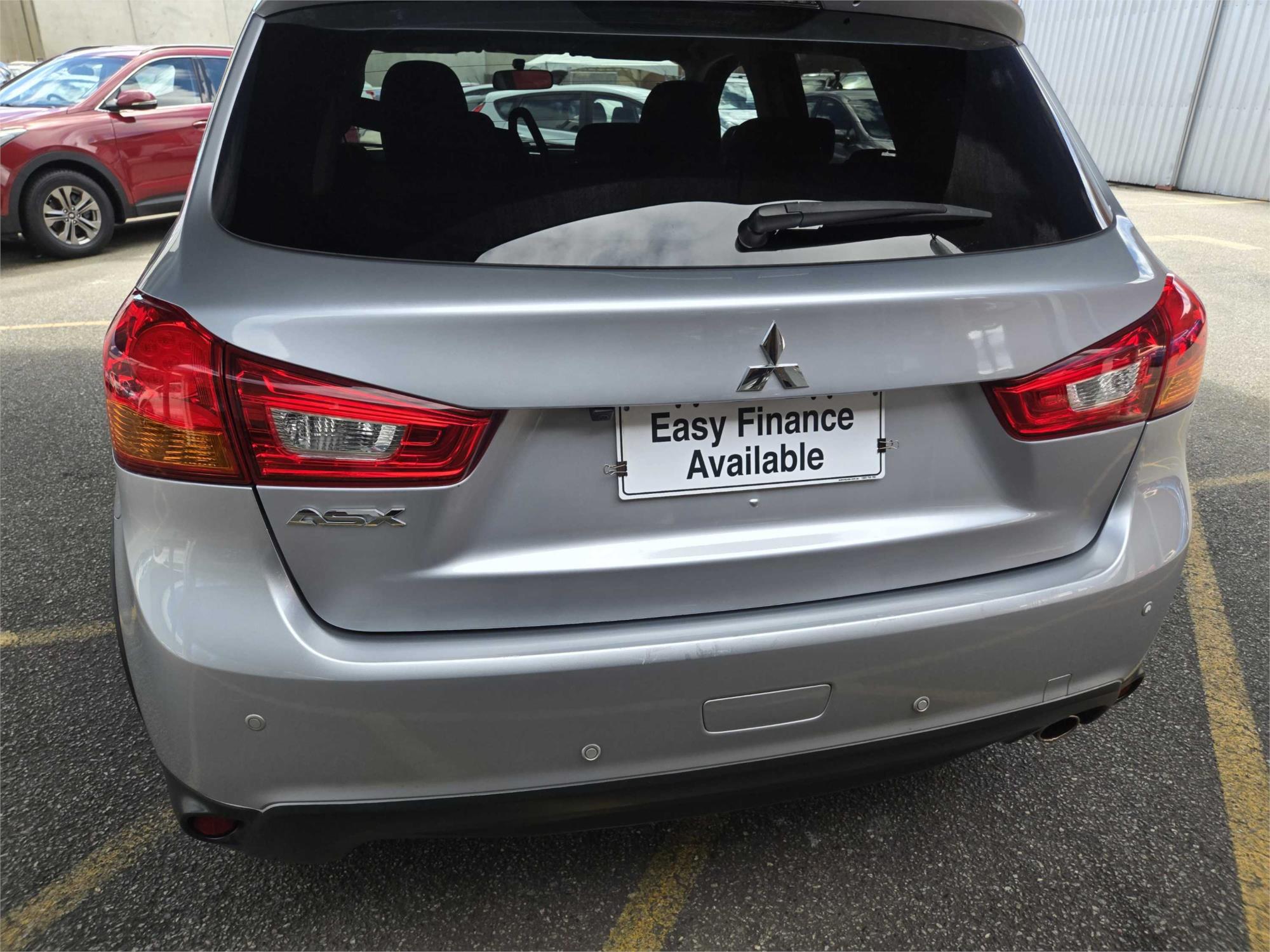 
								2017 Mitsubishi ASX LS full									