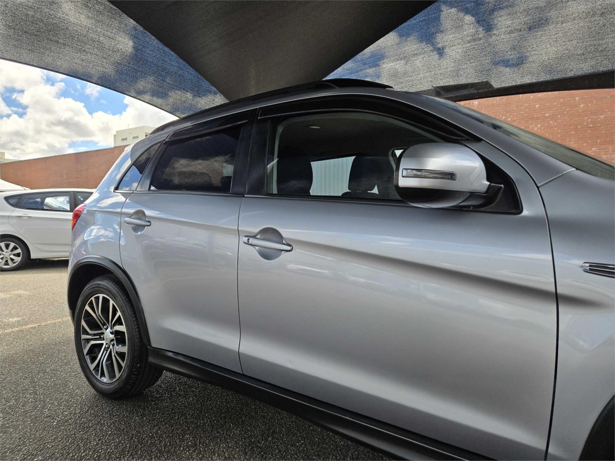 
								2017 Mitsubishi ASX LS full									