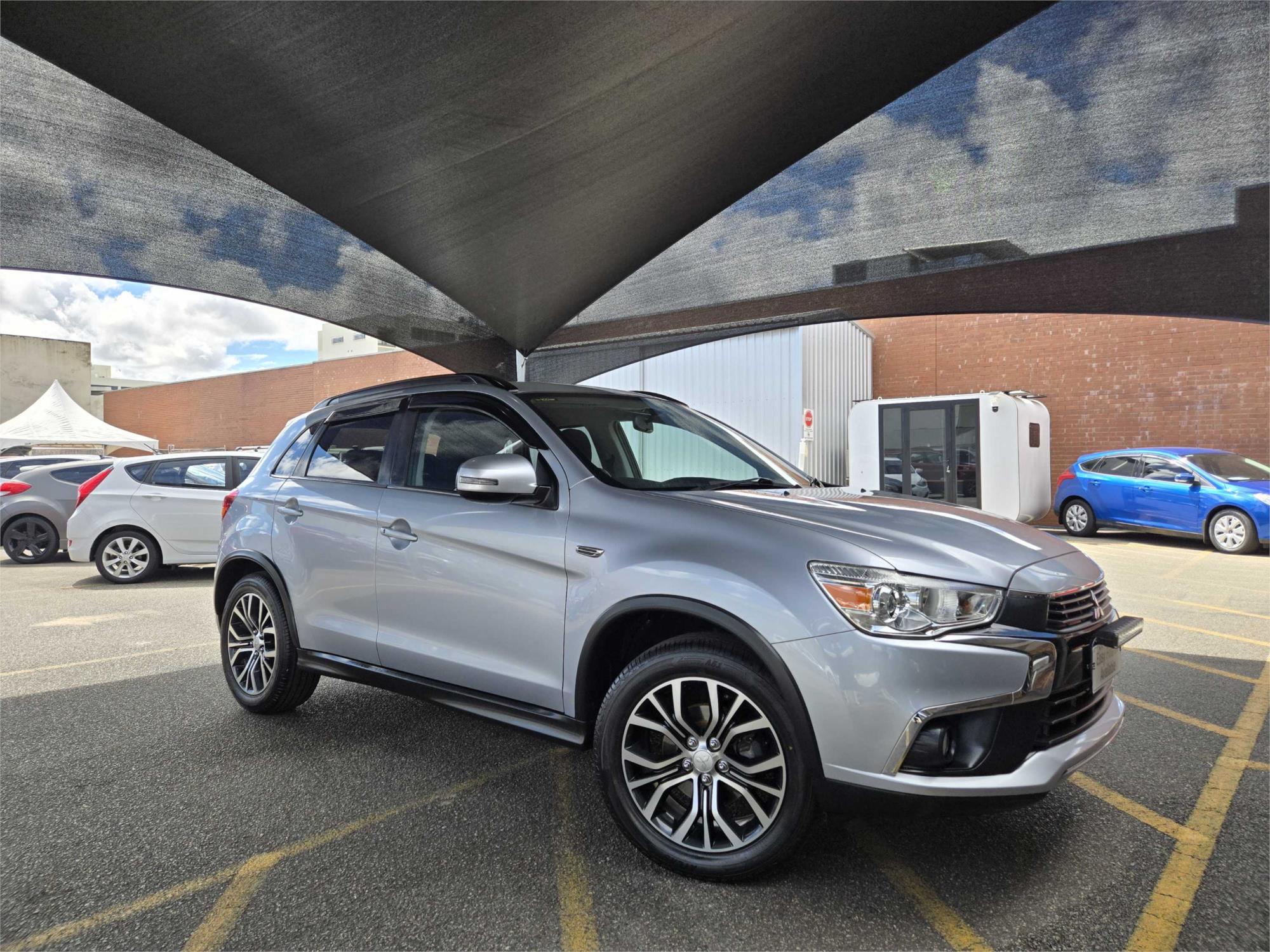 
								2017 Mitsubishi ASX LS full									