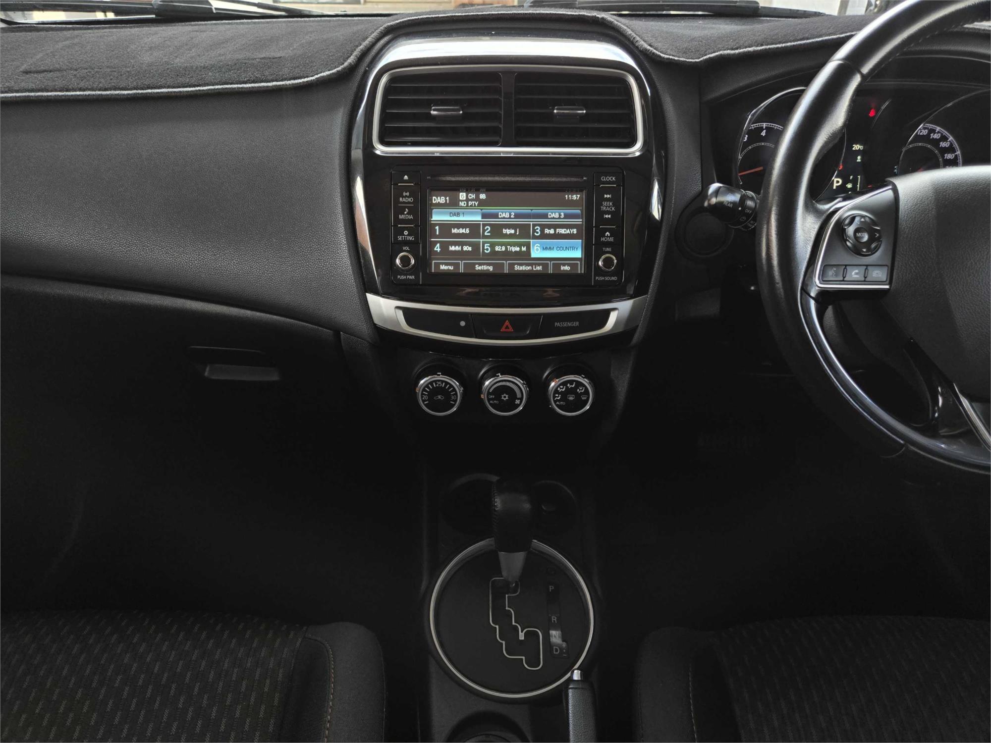 
								2017 Mitsubishi ASX LS full									