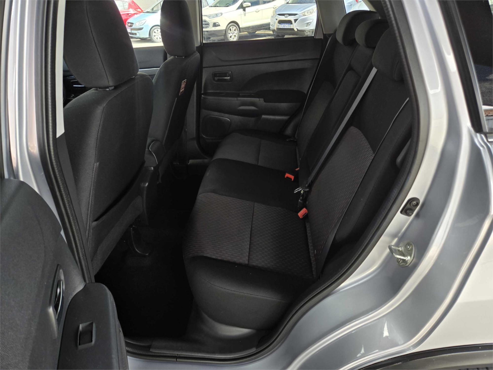 
								2017 Mitsubishi ASX LS full									