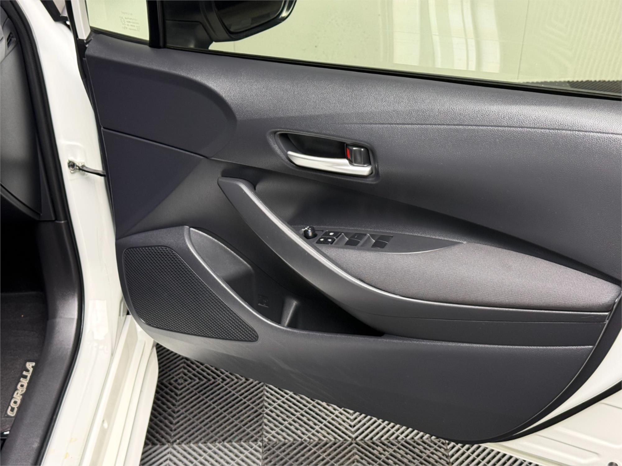 
								2019 TOYOTA COROLLA ASCENT SPORT HYBRID full									