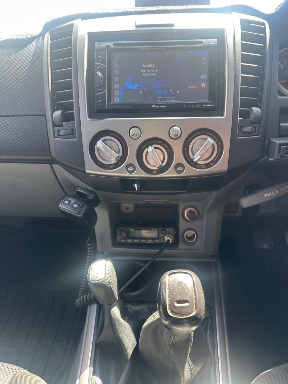 
								2010 Mazda BT-50 SDX full									