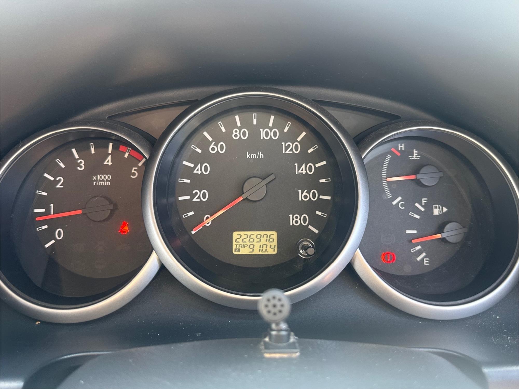 
								2010 Mazda BT-50 SDX full									