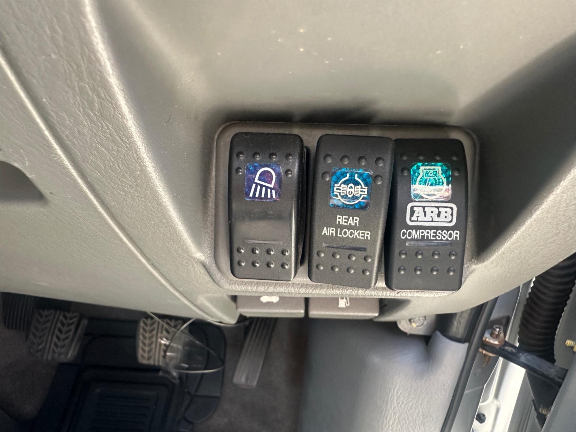 
								2010 Mazda BT-50 SDX full									