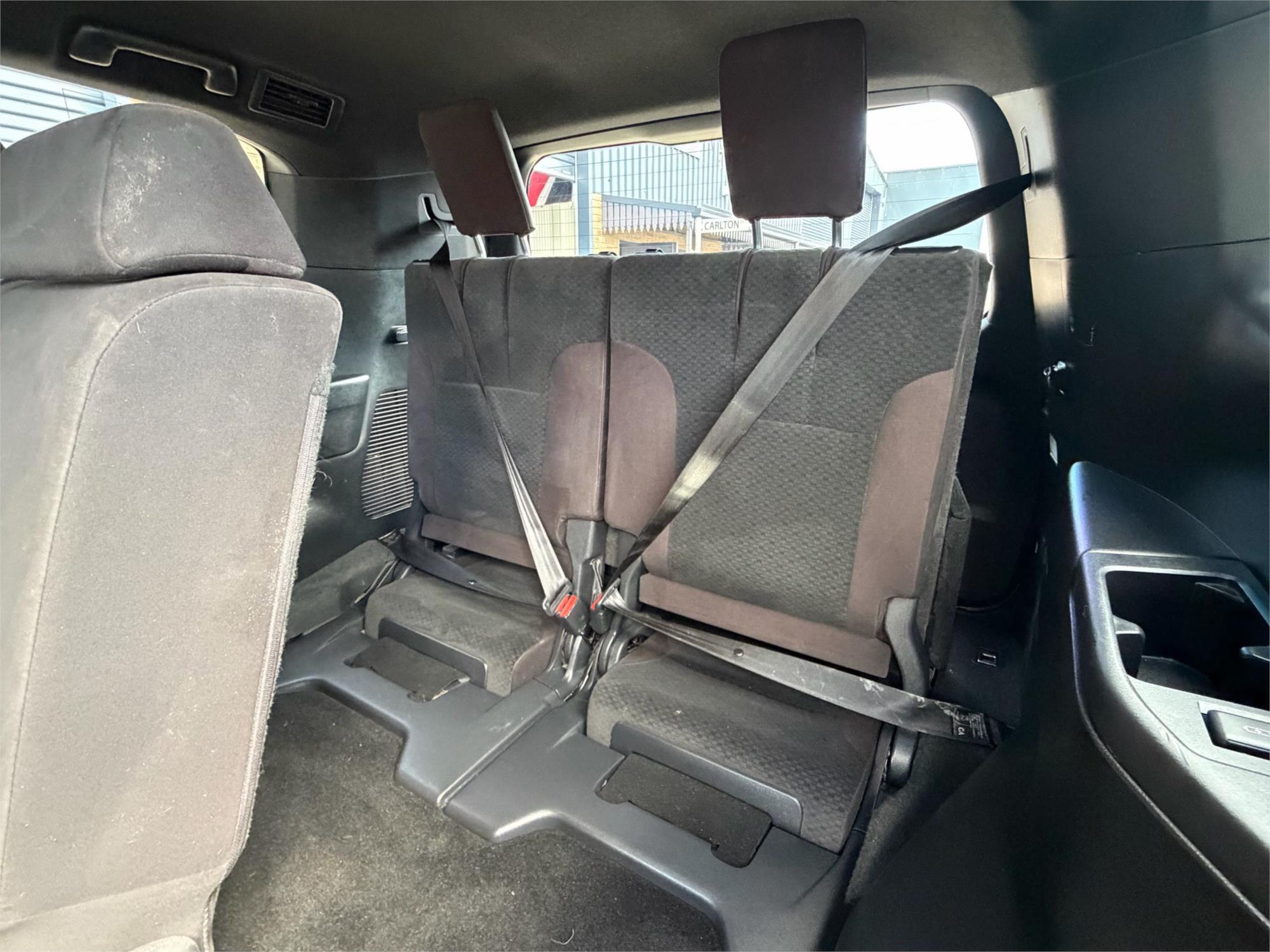 
								2024 Toyota Landcruiser GXL full									