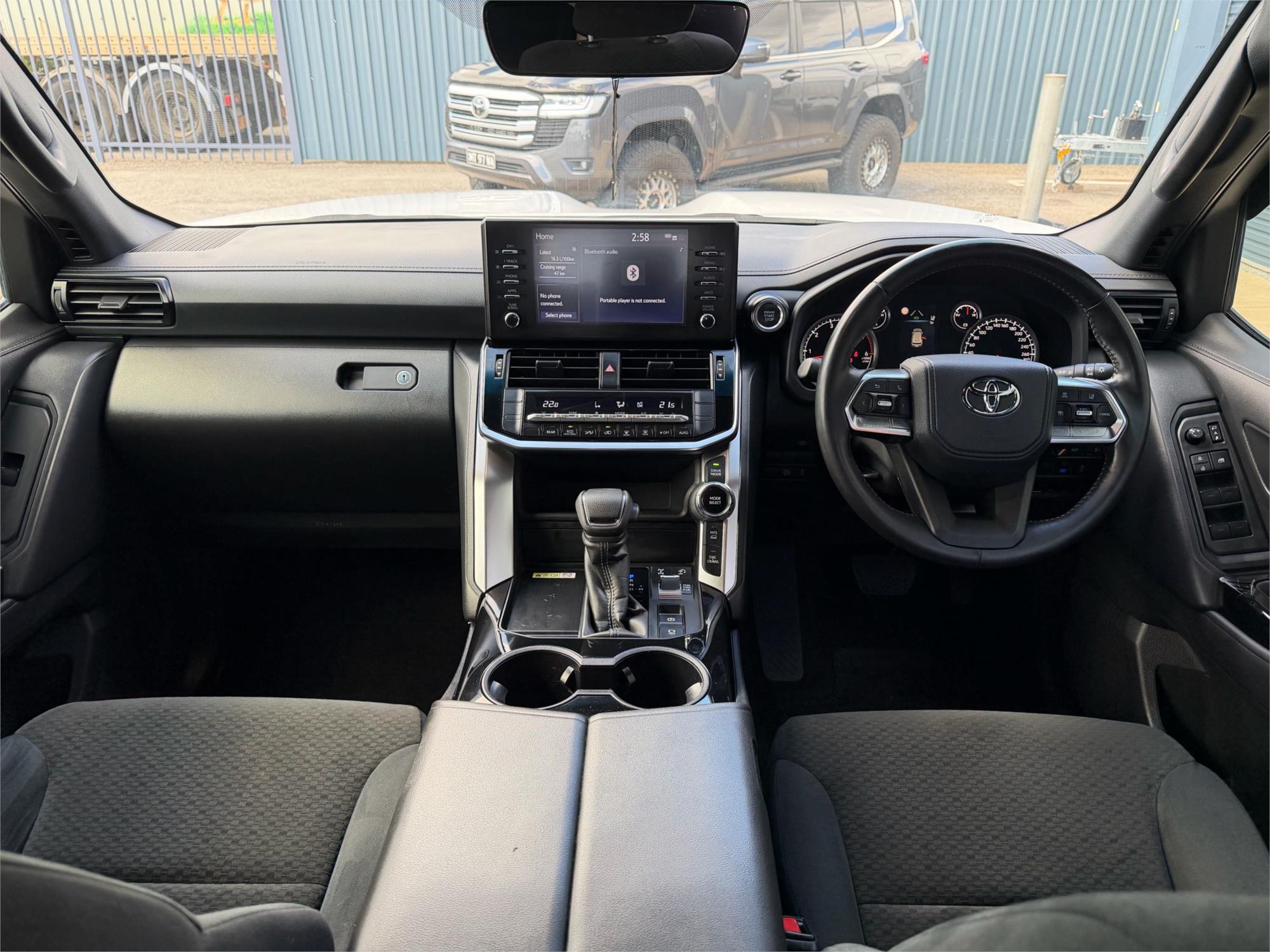 
								2024 Toyota Landcruiser GXL full									