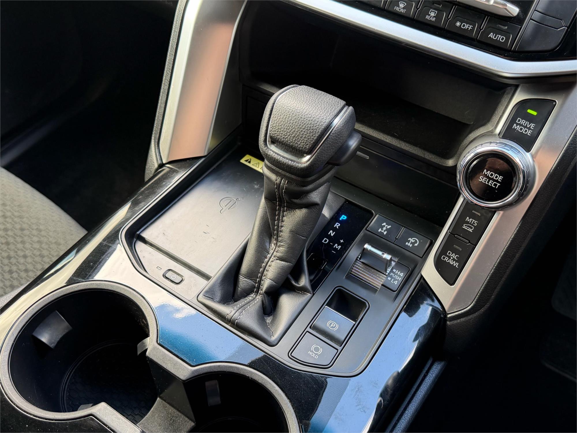 
								2024 Toyota Landcruiser GXL full									
