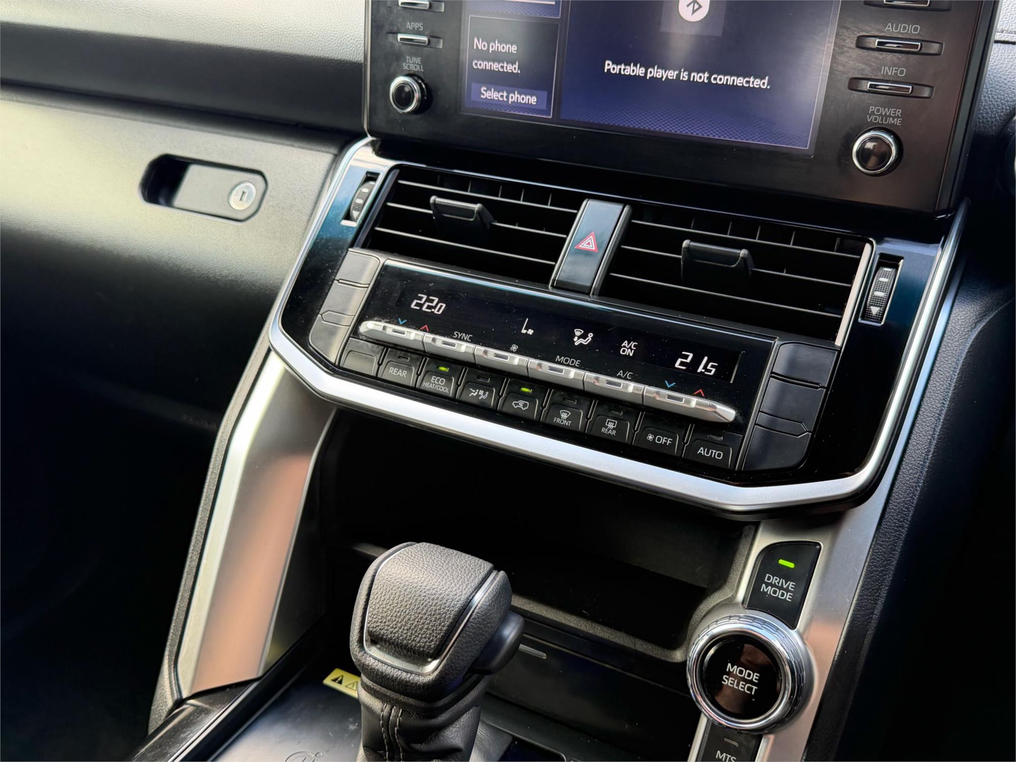 
								2024 Toyota Landcruiser GXL full									