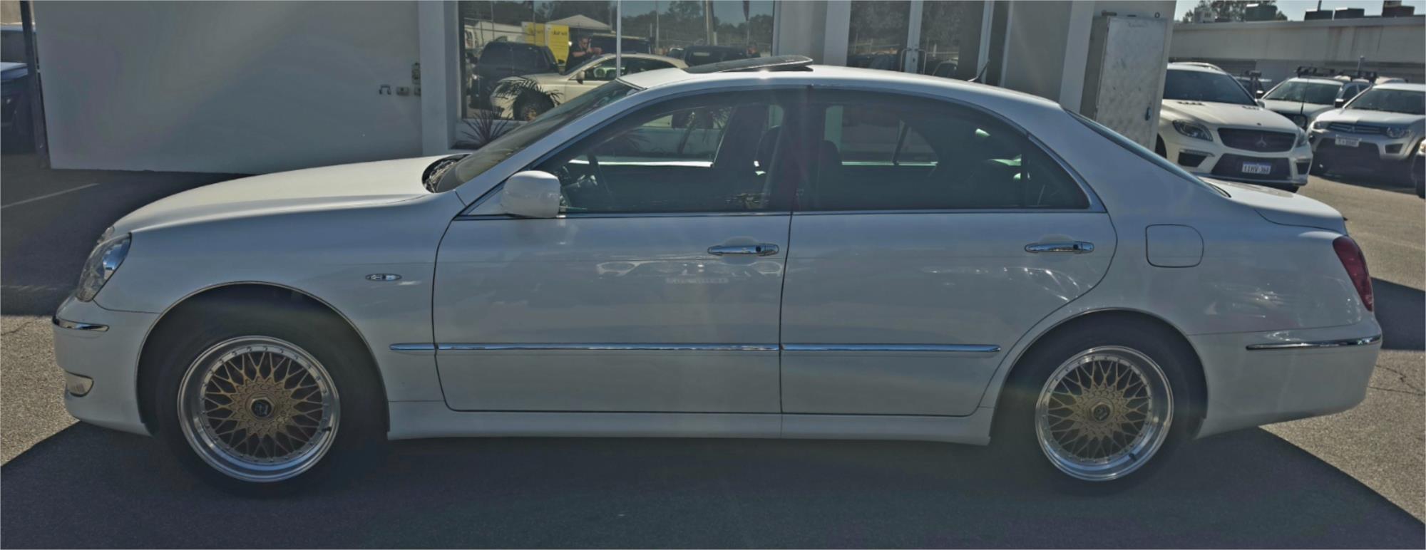 
								2005 Toyota Crown Majesta full									