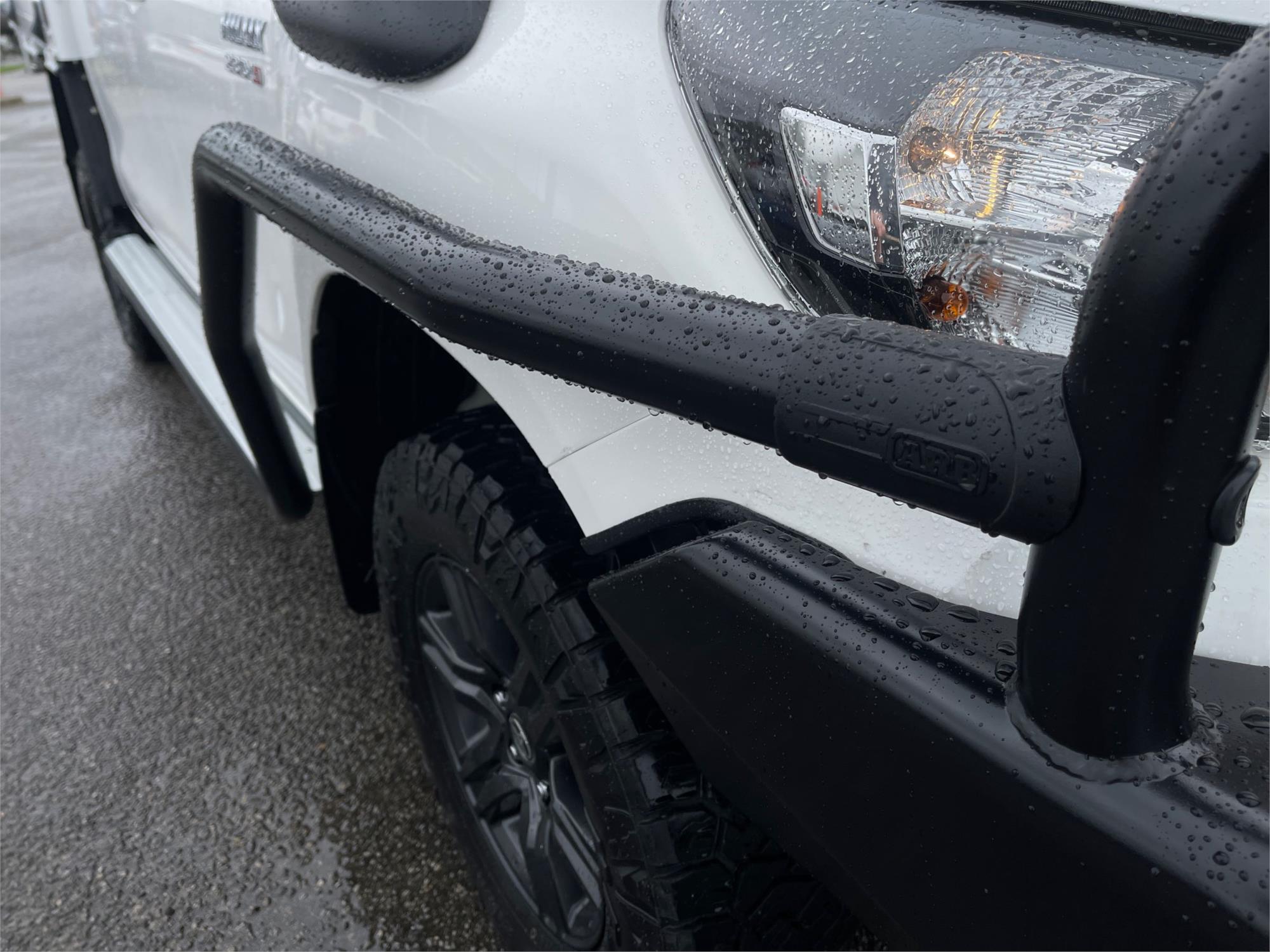 
								2023 Toyota Hilux SR full									