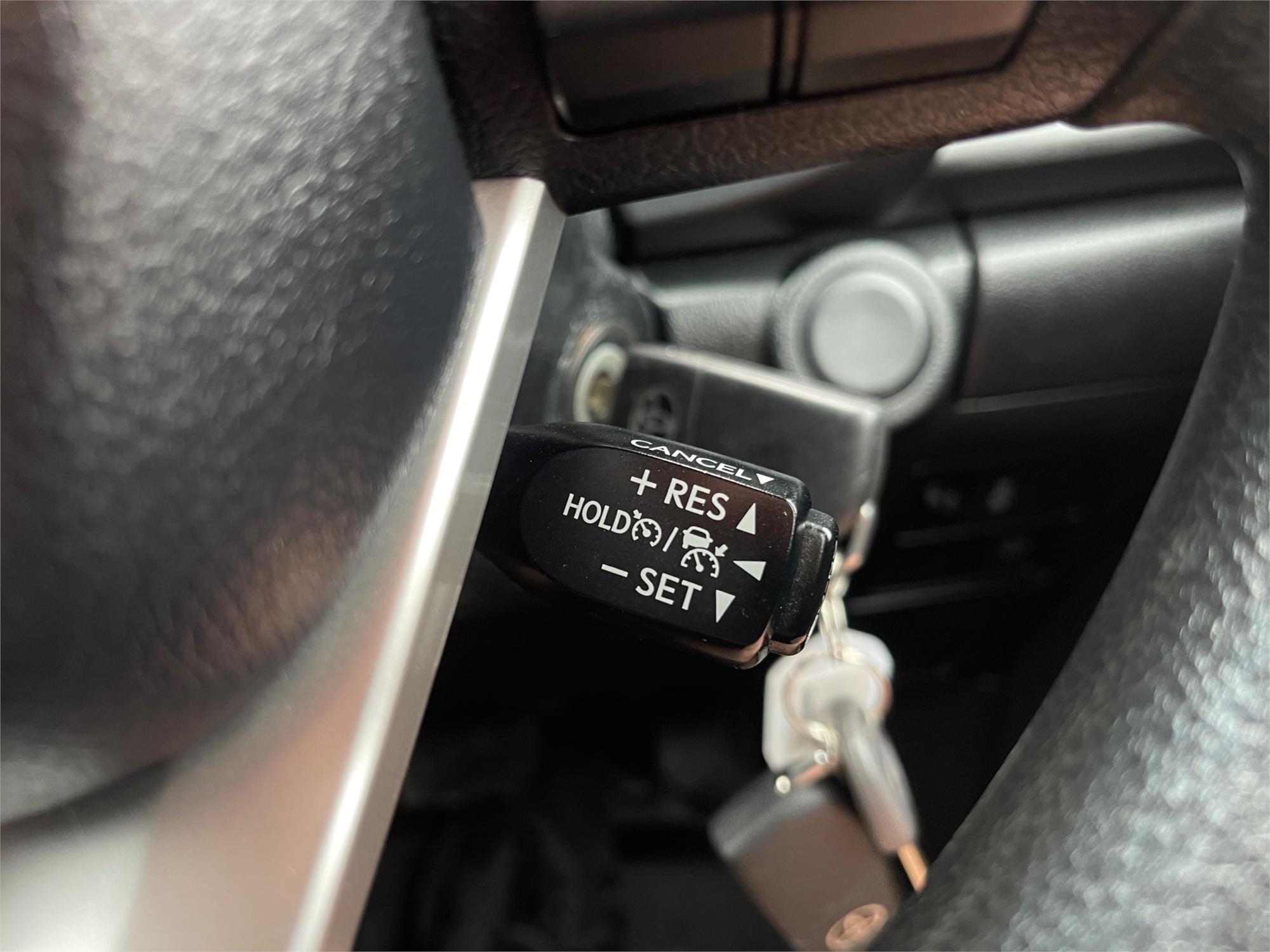 
								2023 Toyota Hilux SR full									