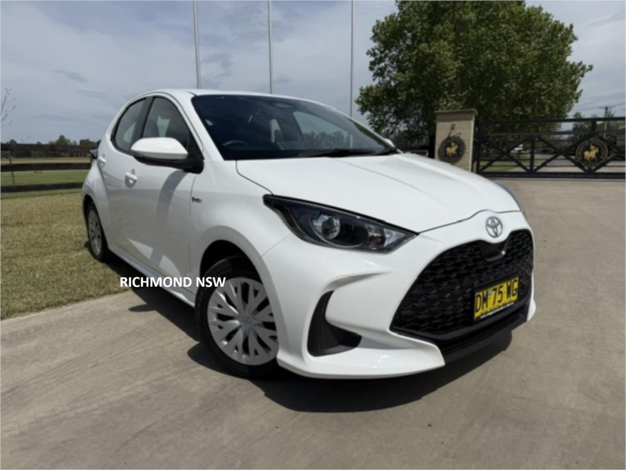 
								2025 TOYOTA YARIS ASCENT SPORT full									