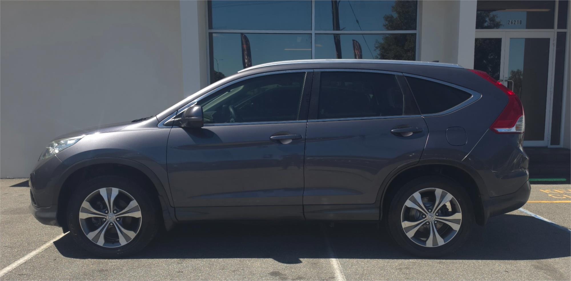
								2014 Honda CR-V VTi full									