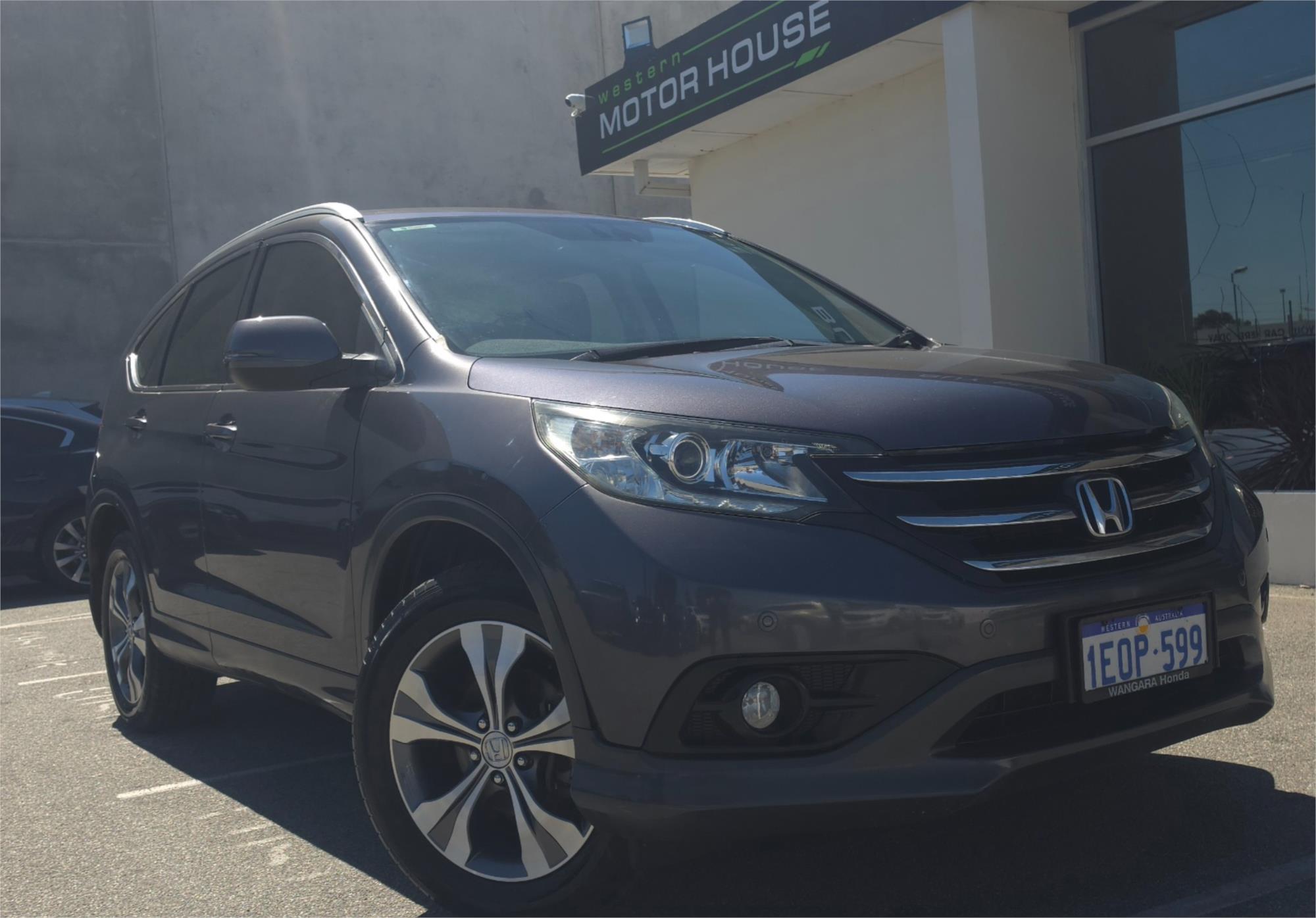 
								2014 Honda CR-V VTi full									