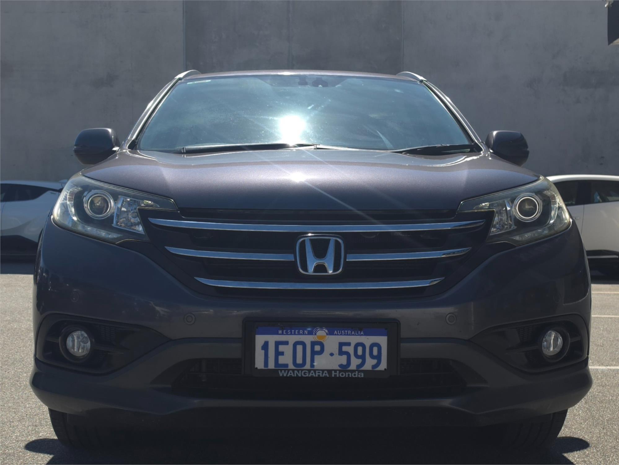 
								2014 Honda CR-V VTi full									